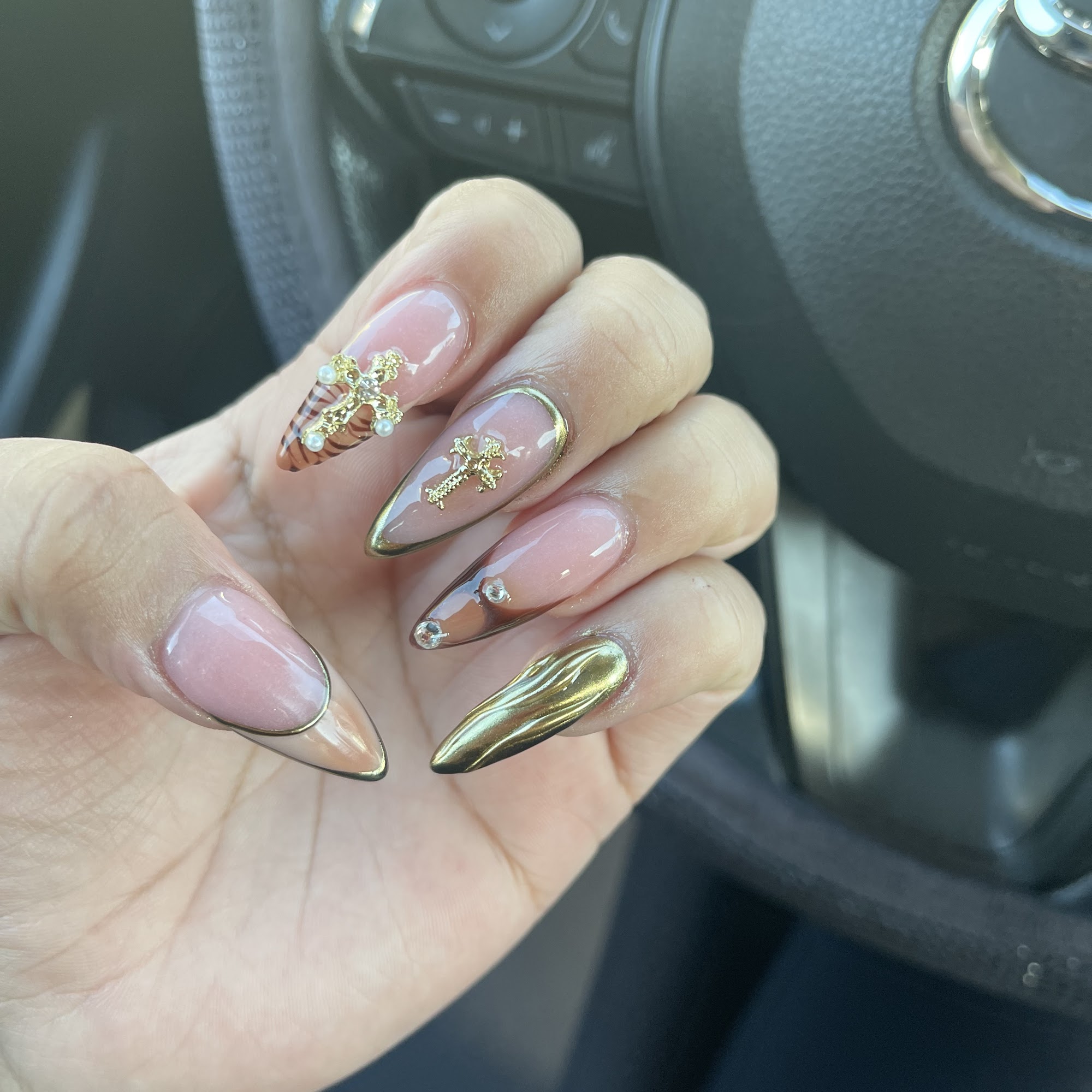 Honeydew Avenue 1242 N Riverside Ave Suite A & B, Medford Oregon 97501