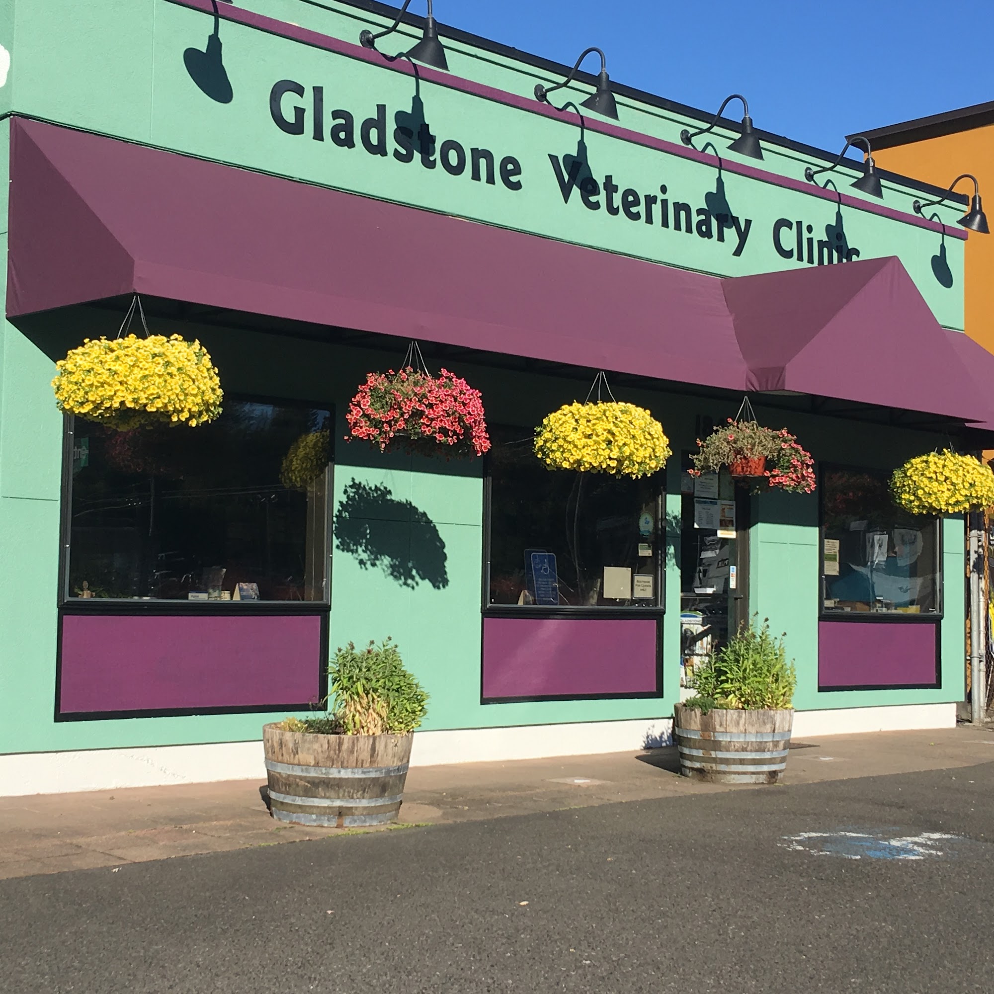 Gladstone Veterinary Clinic Milwaukie