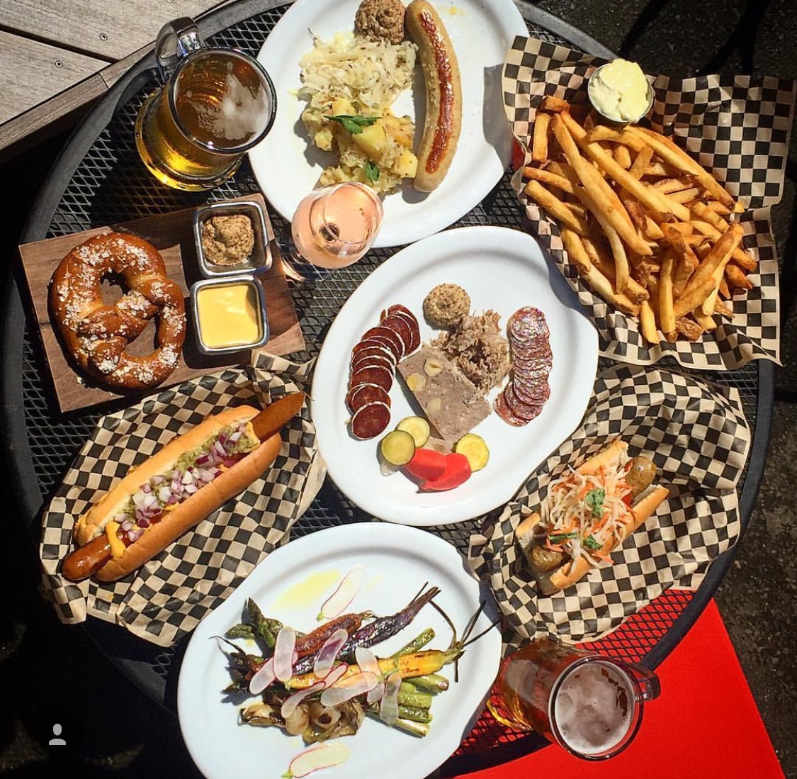 Oregon City Brewing Company & Foodcarts Oregon City