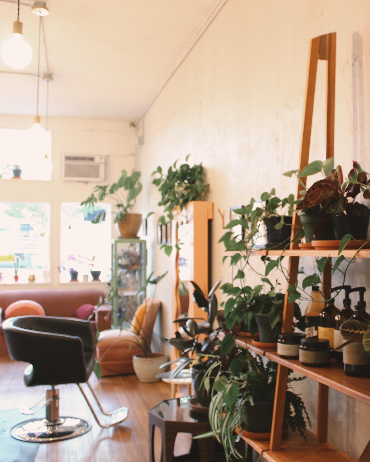 Melodream Salon 6008 SE Foster Rd, Portland Oregon 97206