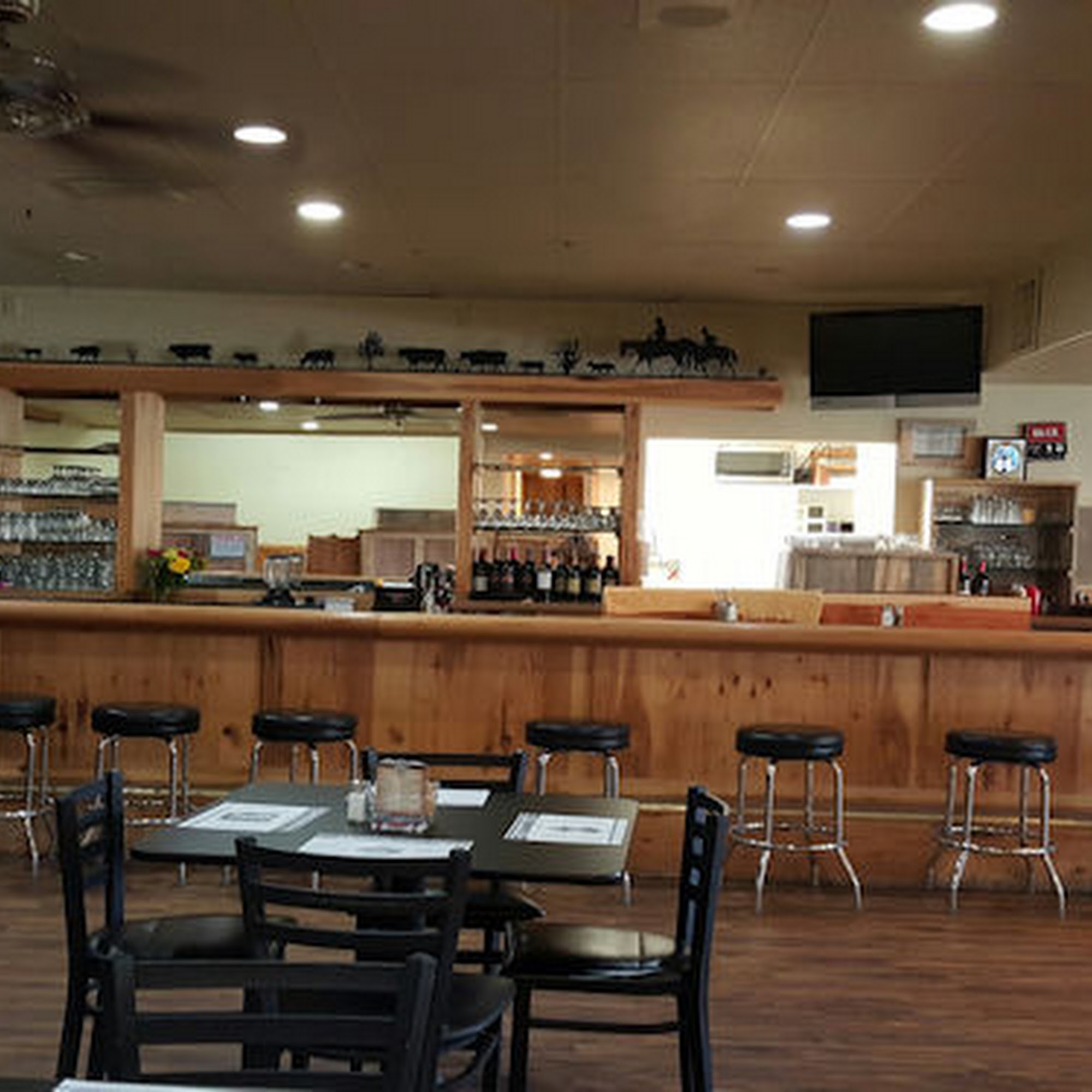 Crossroads BBQ Pit & Pub Prineville