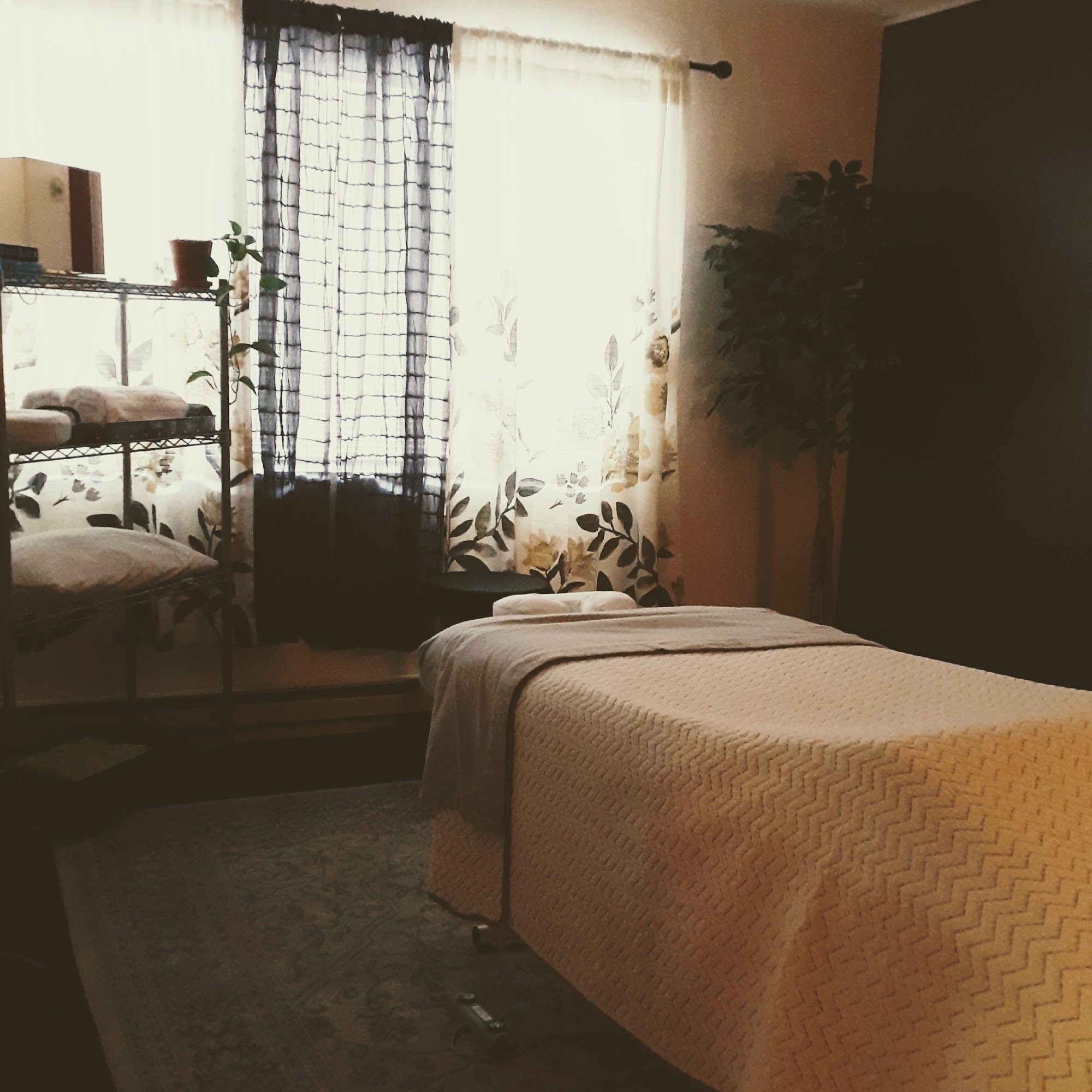 Grounded Massage Studio Jeannine Bowman, LMT