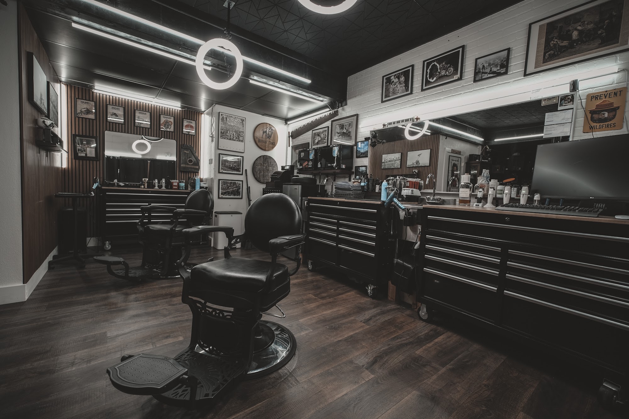 Independent Barber Company 18813 SW Martinazzi Ave, Tualatin Oregon 97062