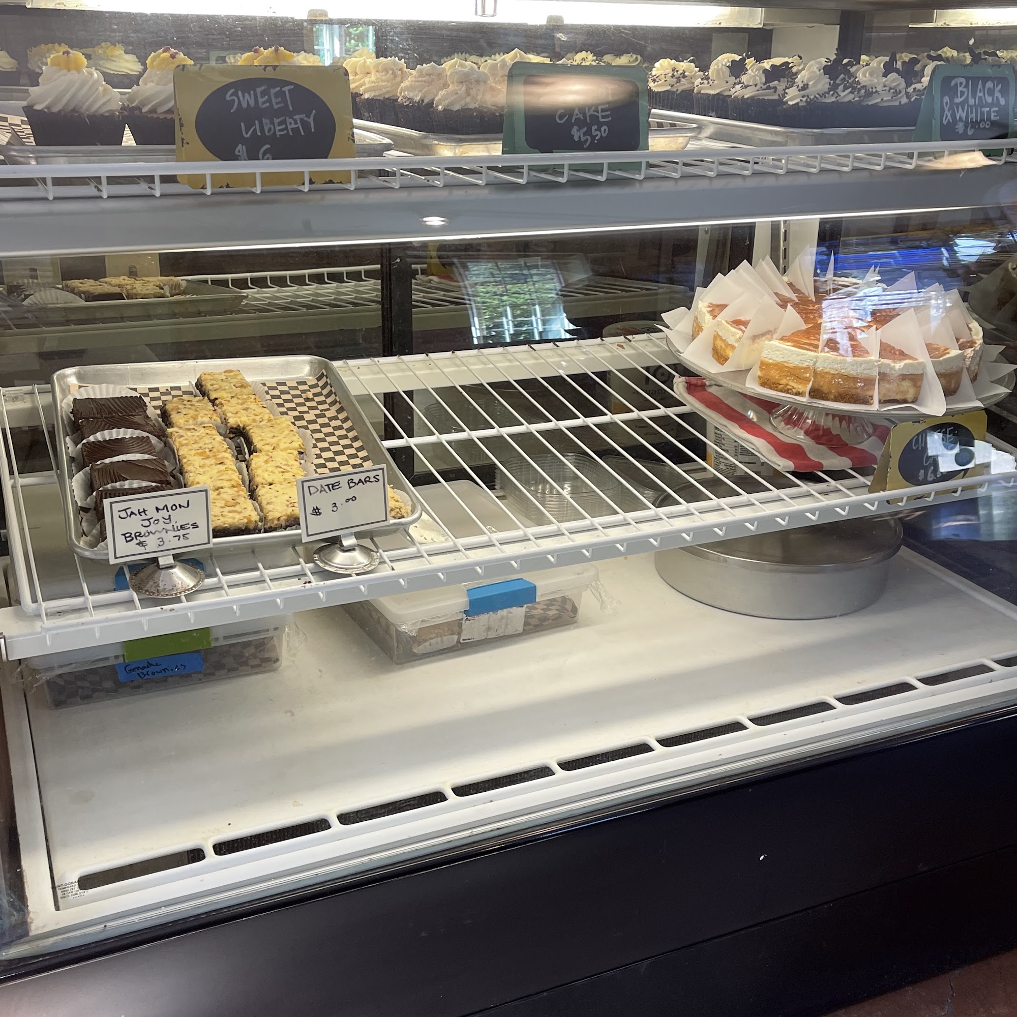 Bread & Roses Bakery Yachats