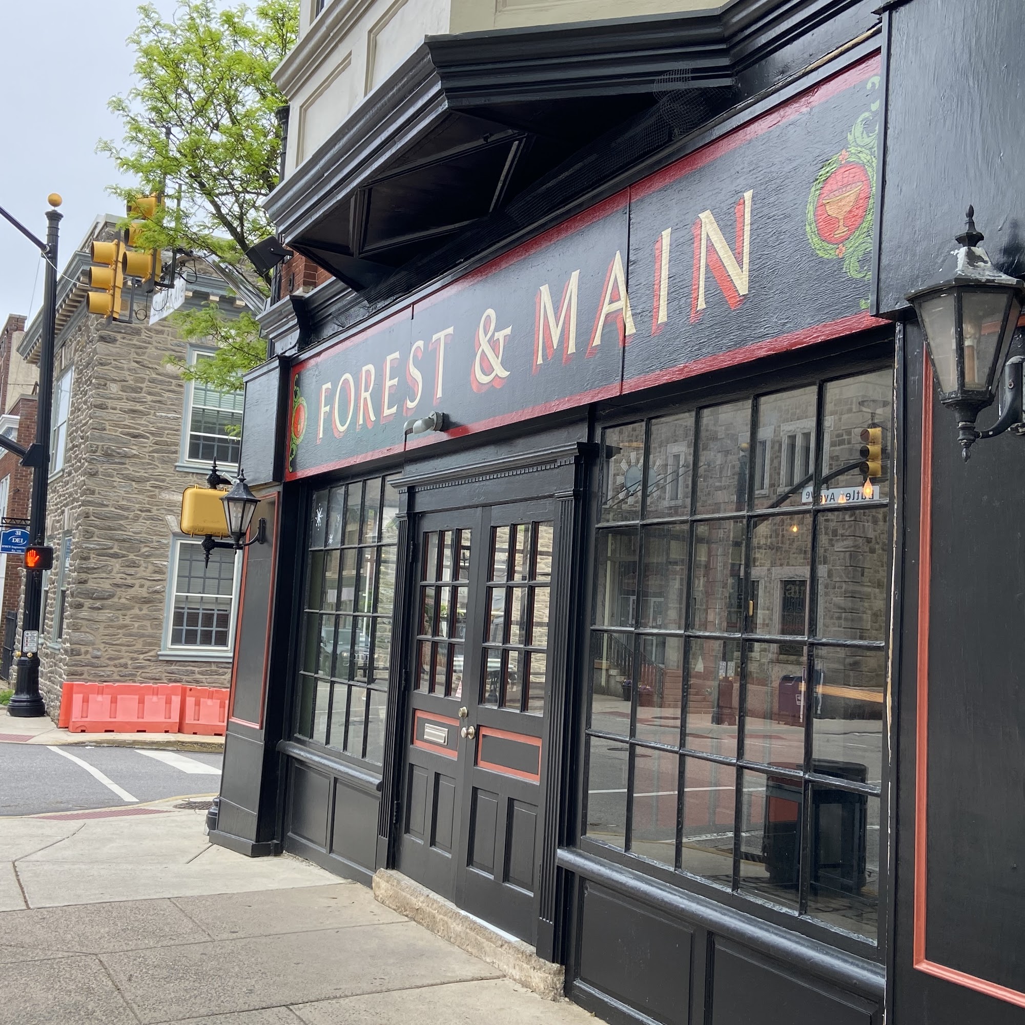 Forest & Main Brewing Company, The Pub Ambler
