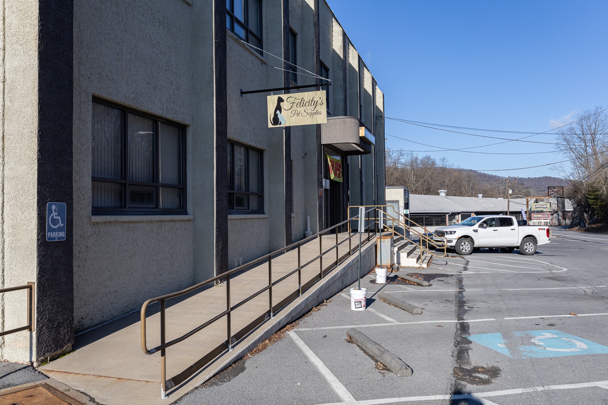 Felicity's Pet Supplies Bellefonte