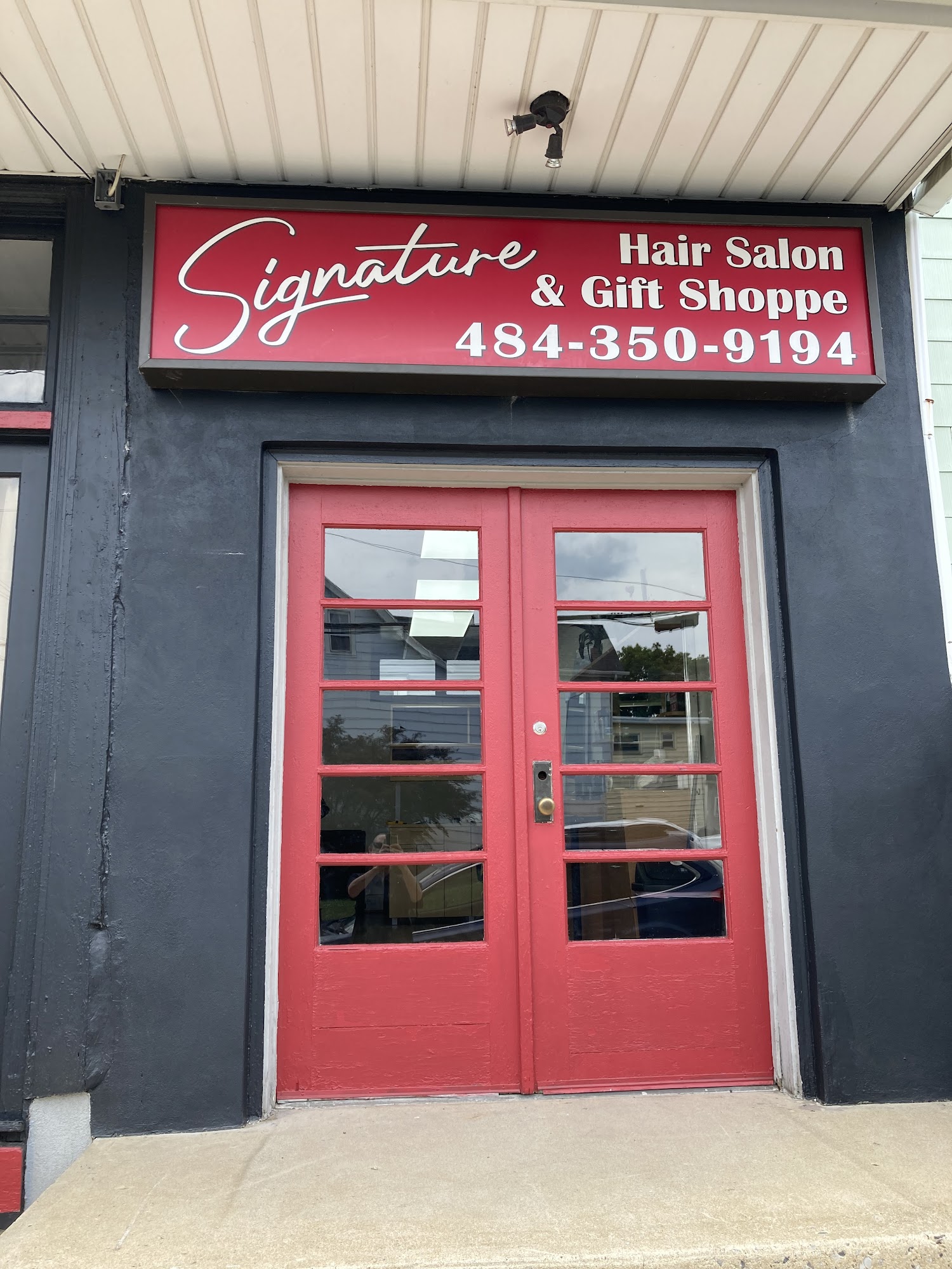 Signature Hair Salon & Gift Shoppe 202 Arch St, Catasauqua Pennsylvania 18032