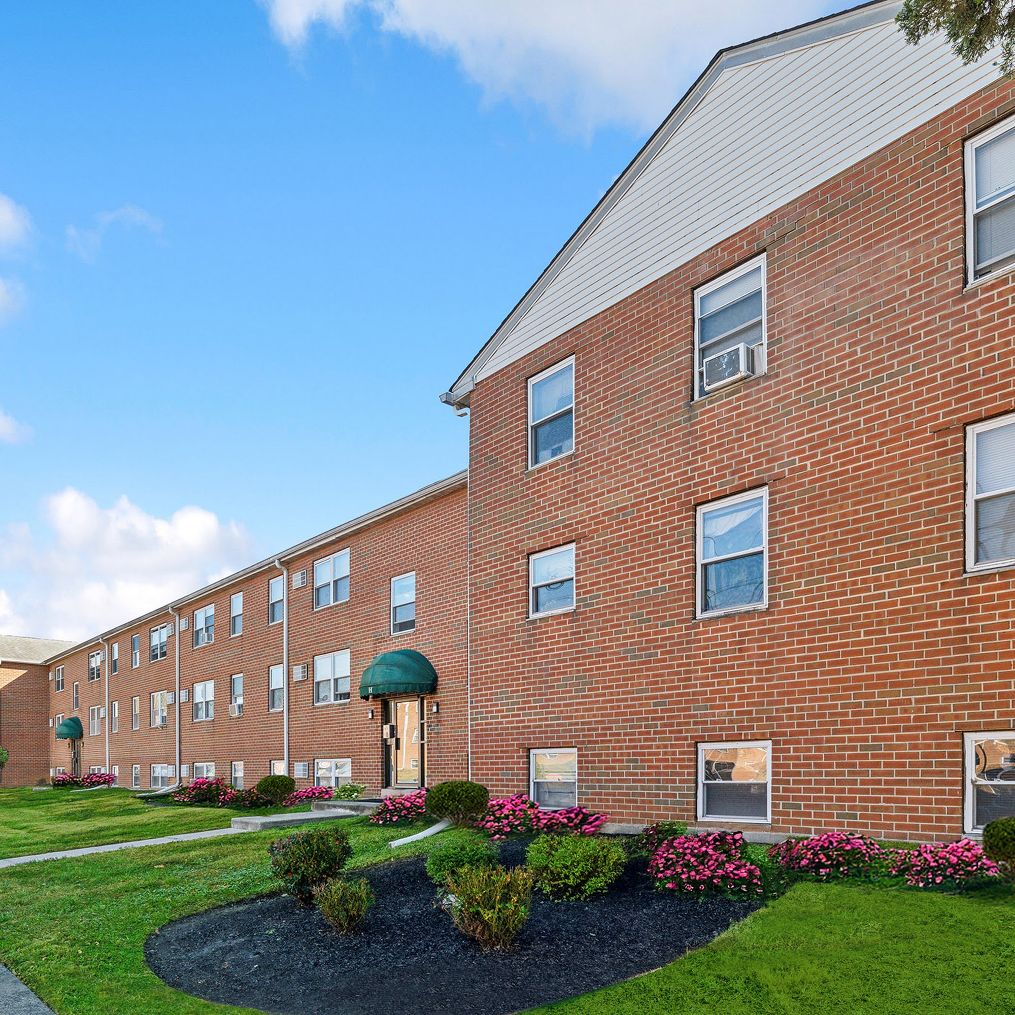 Walnut Chestnut Garden Apartments
