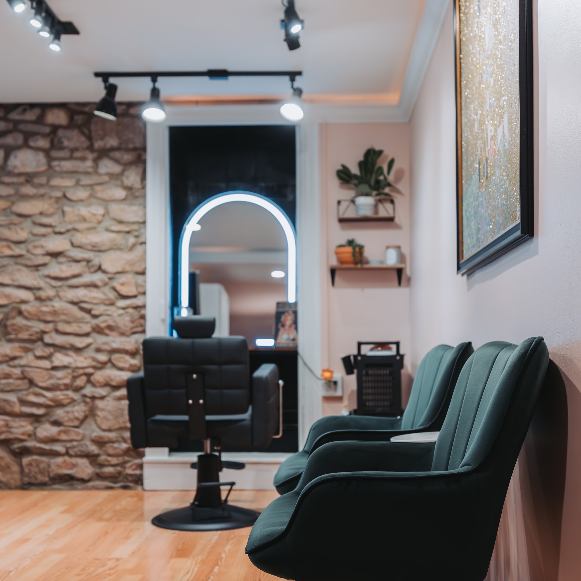 The Loft Beauty Studio 53 E Oakland Ave # B, Doylestown Pennsylvania 18901