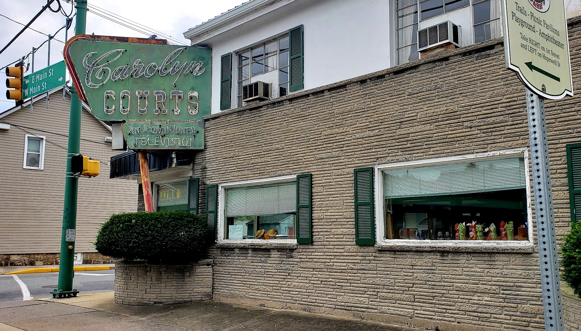 Carolyn Courts Motel Everett