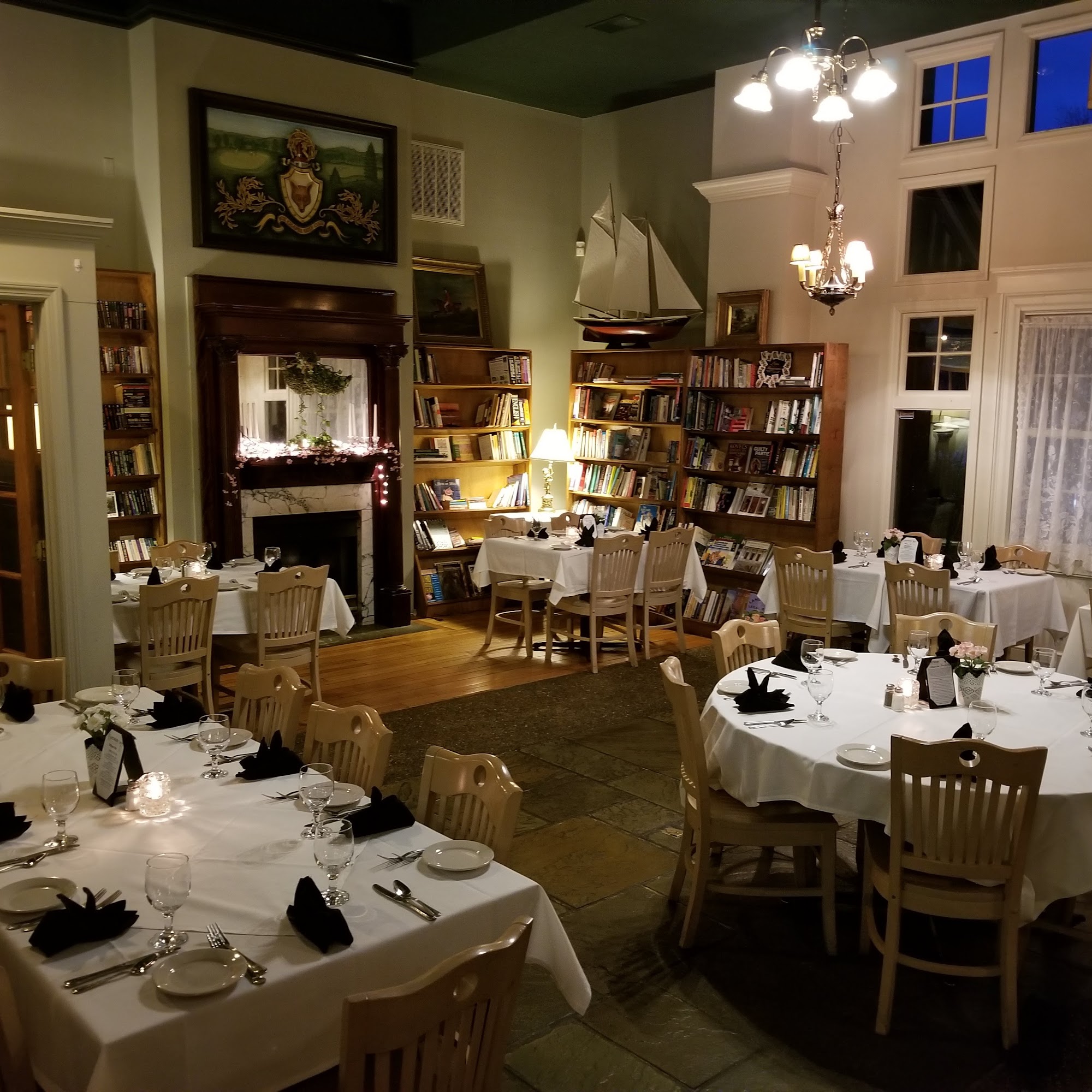 Hartwood Restaurant & Whispers Pub Glenshaw