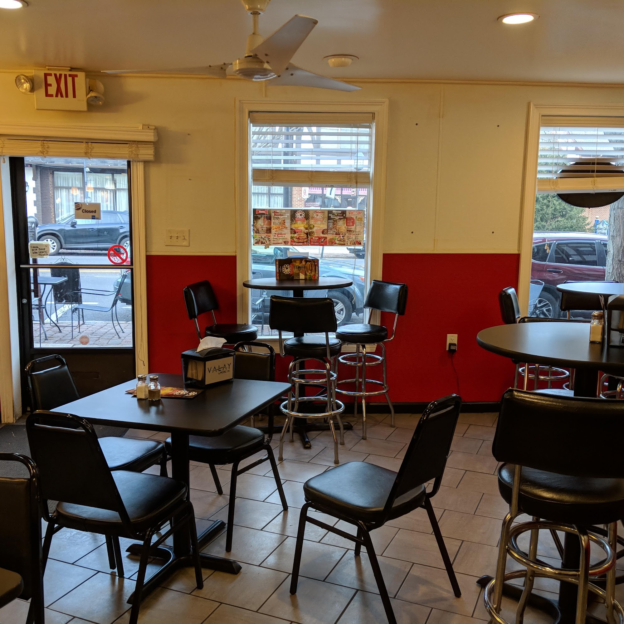 Bullseye Burgers & Tacos Glenside