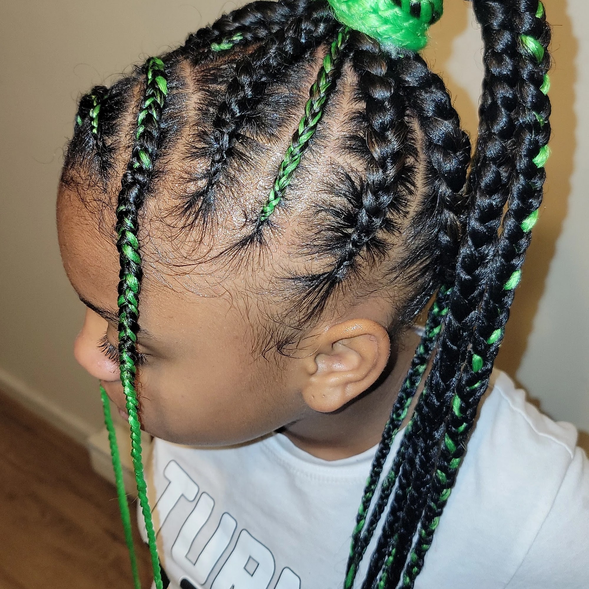Vivid Stylz 3309 Spring St, Harrisburg Pennsylvania 17109