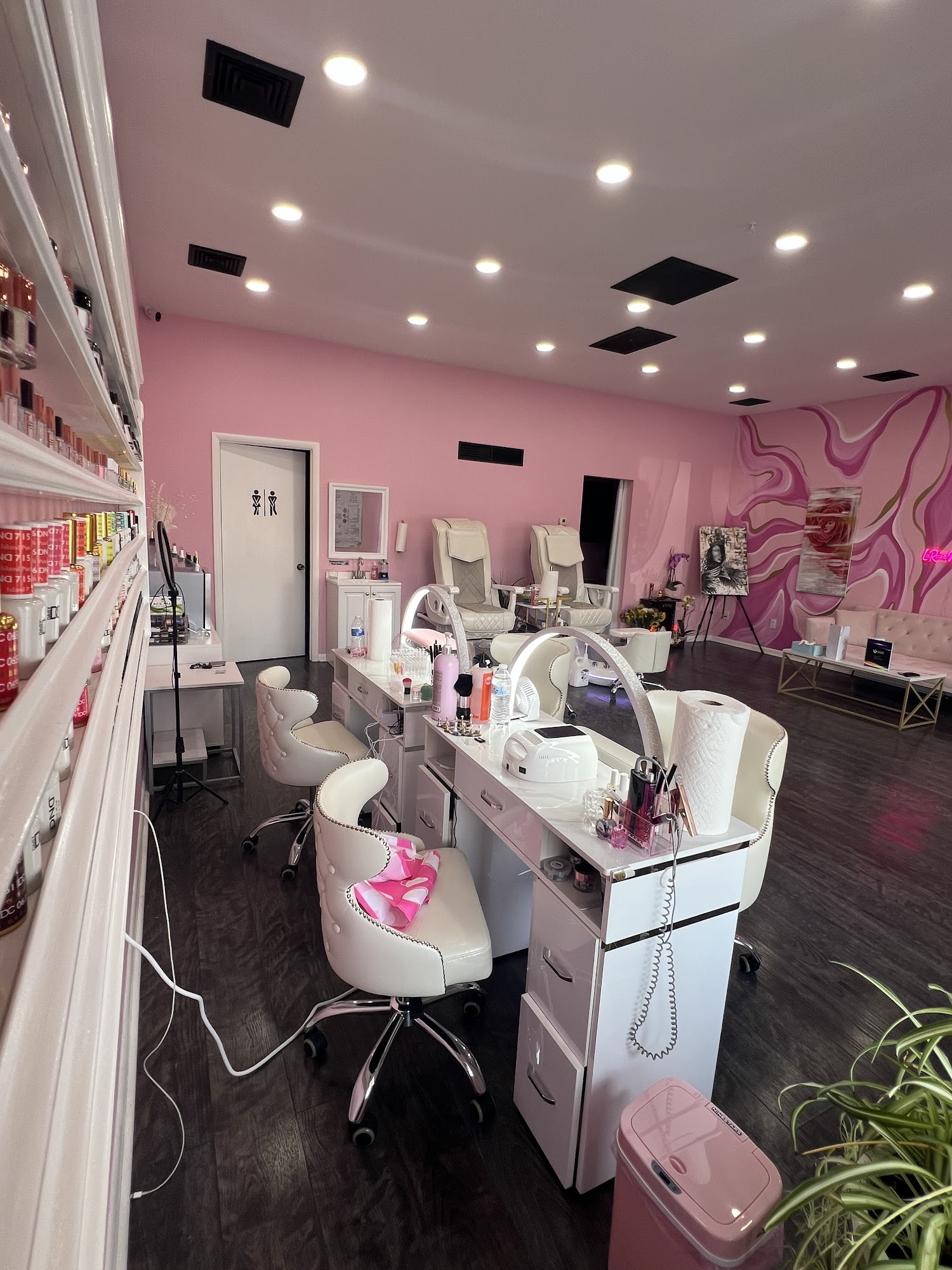 Lareine nail art 305 2nd St, Highspire Pennsylvania 17034