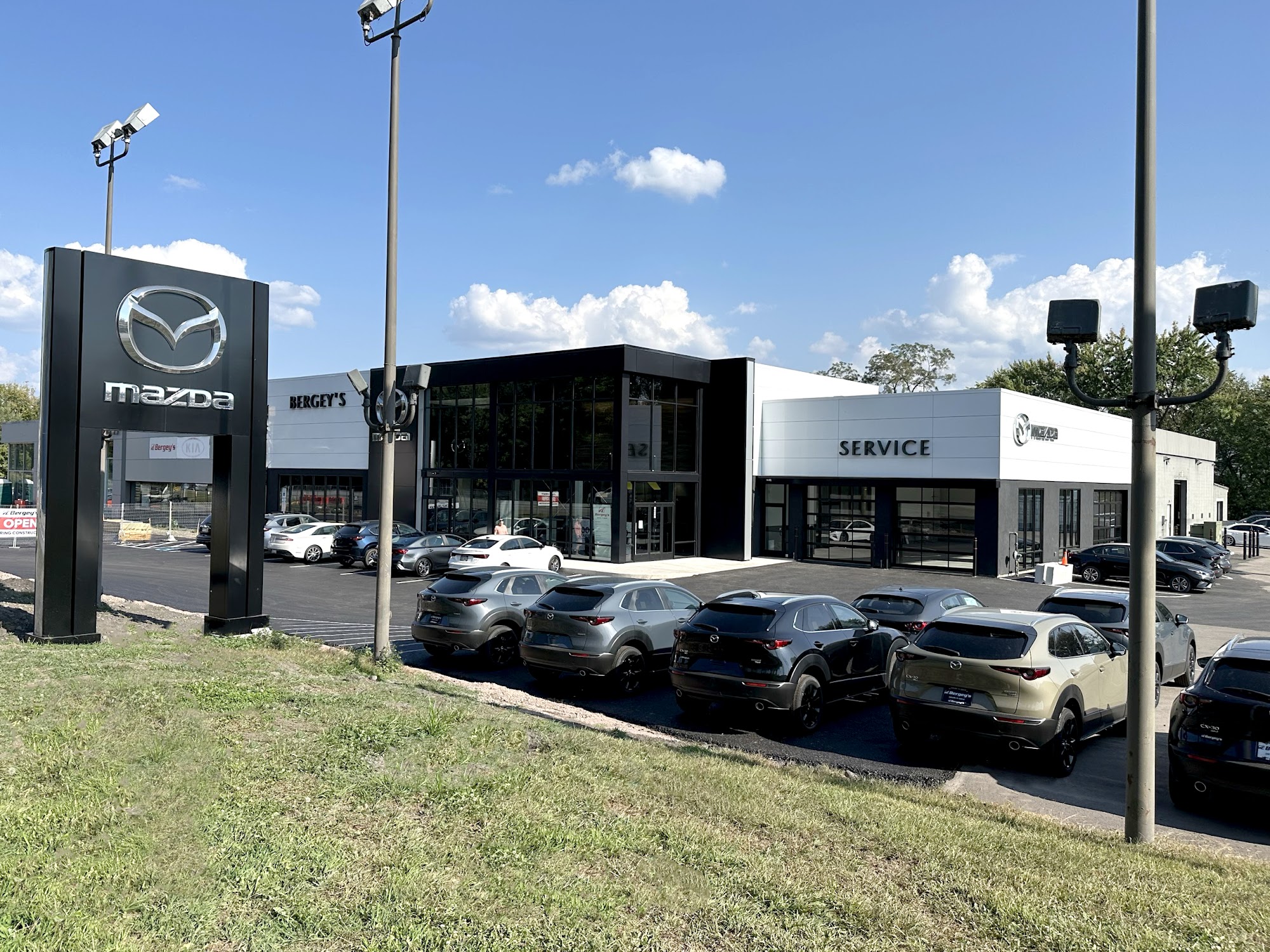 Service Center - Bergey's Mazda Larksville