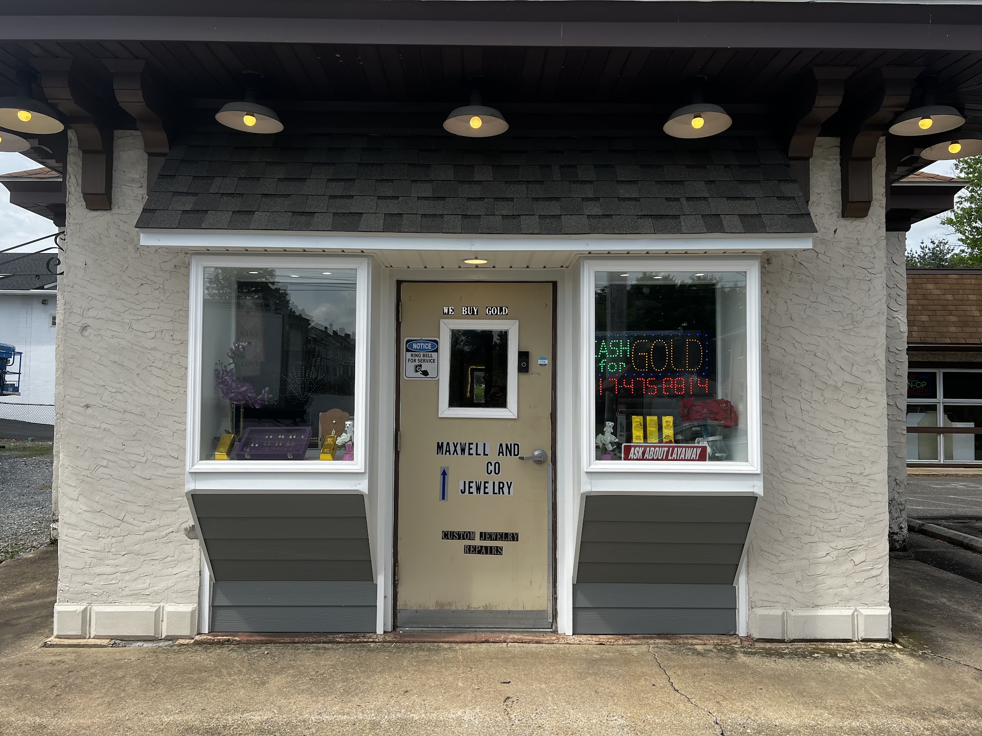 Maxwell And Co. Jewelry Leola