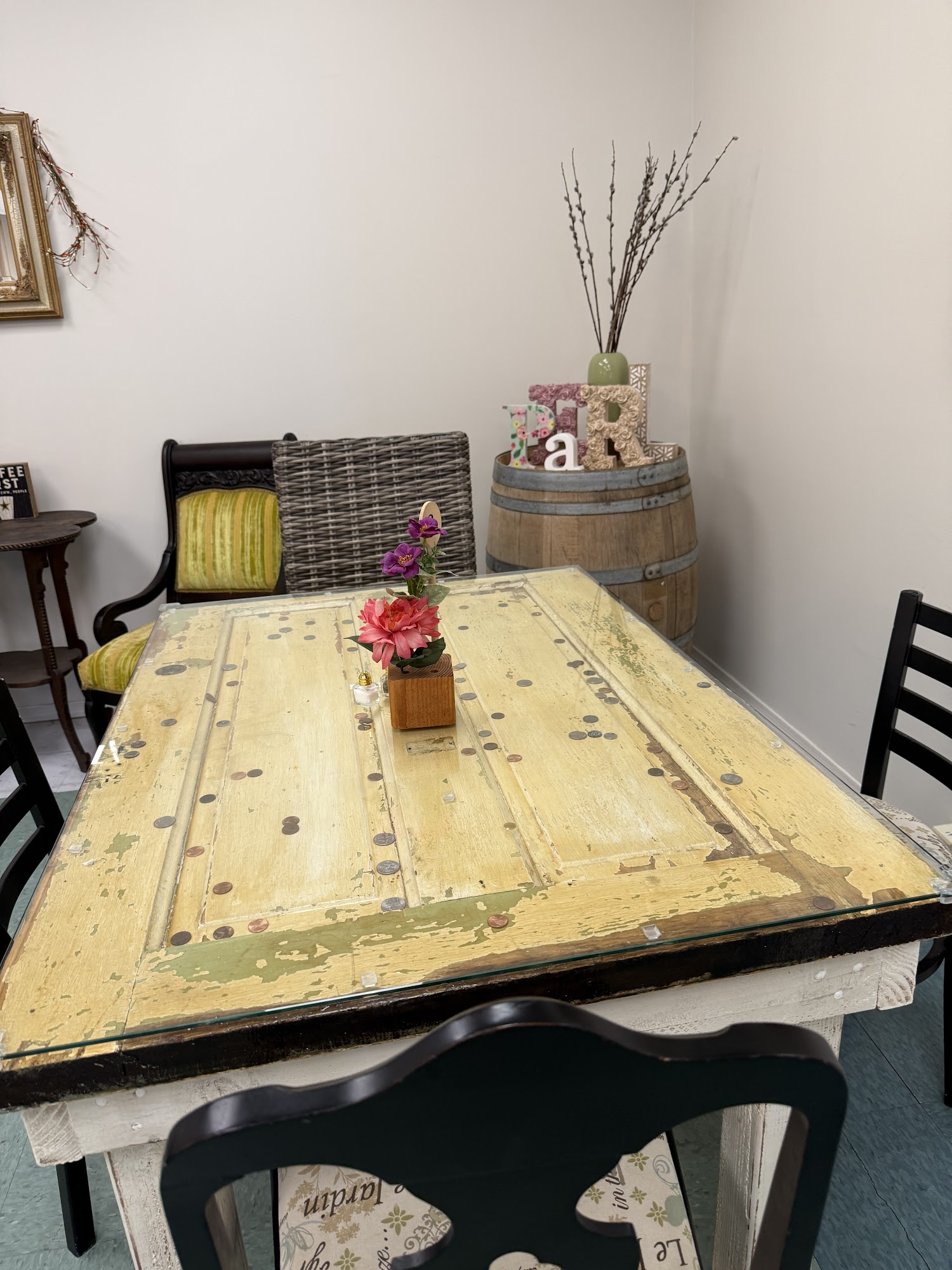 Pearl's Cafe on Main Menu