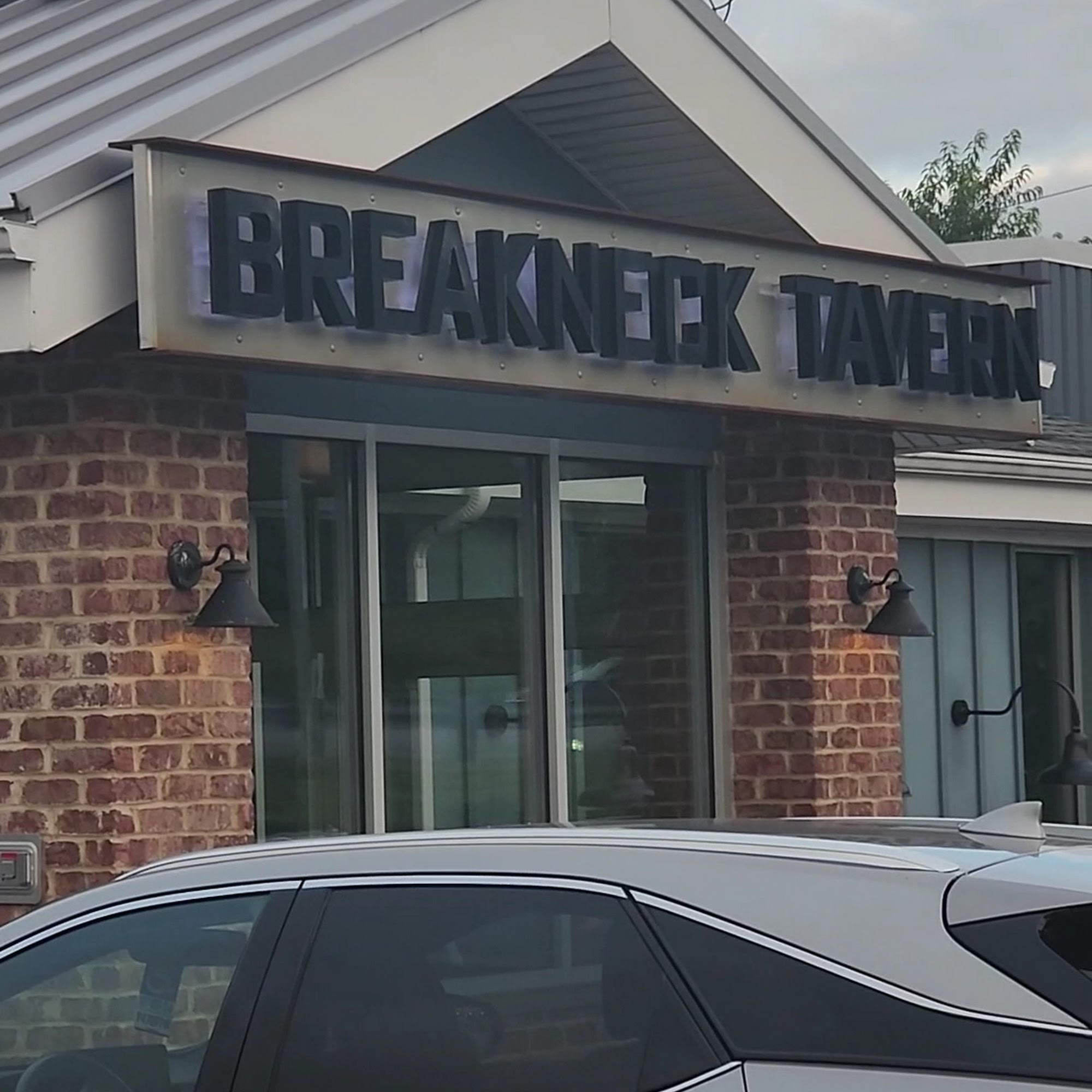 Breakneck Tavern Mars