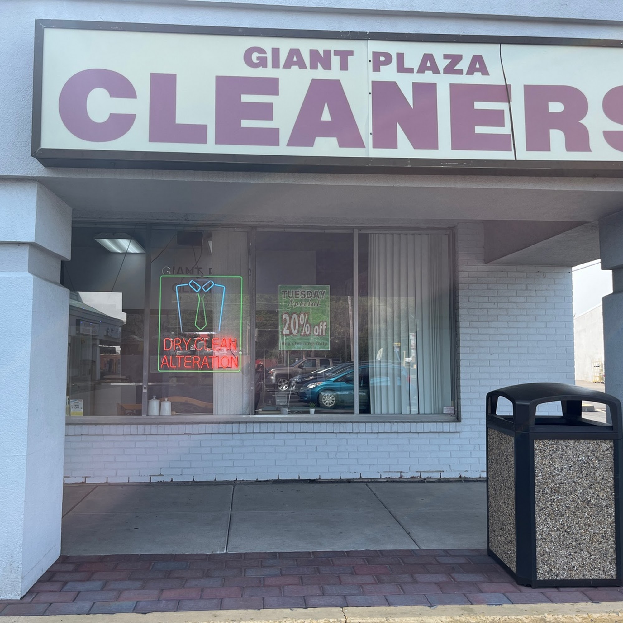 Giant Plaza Cleaners