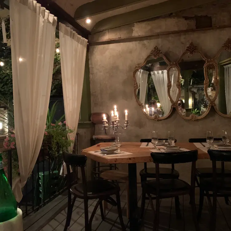 Photo credit: opentable
