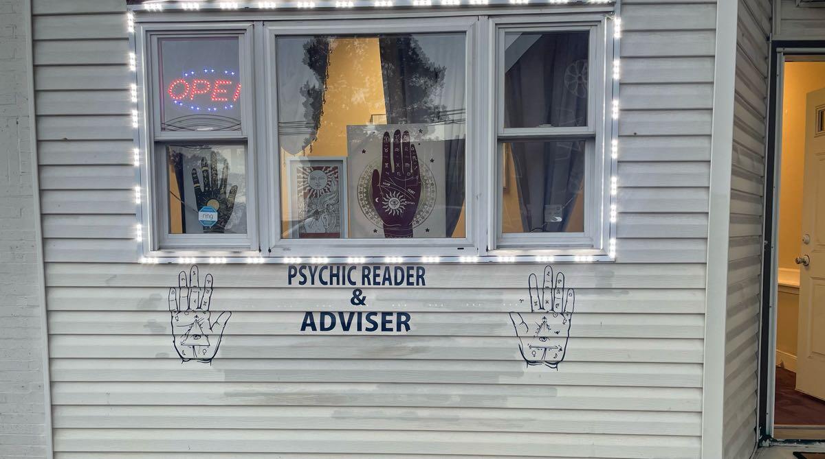 Psychic Reader & Adviser