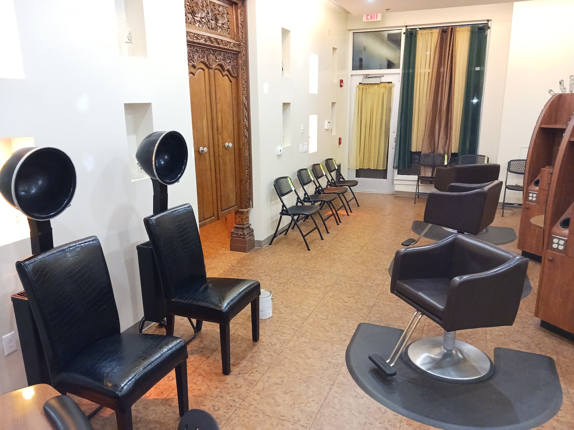 Briaheemdadream's Icedoutcutz BarberSalon Spa (barbershop & hair salon)