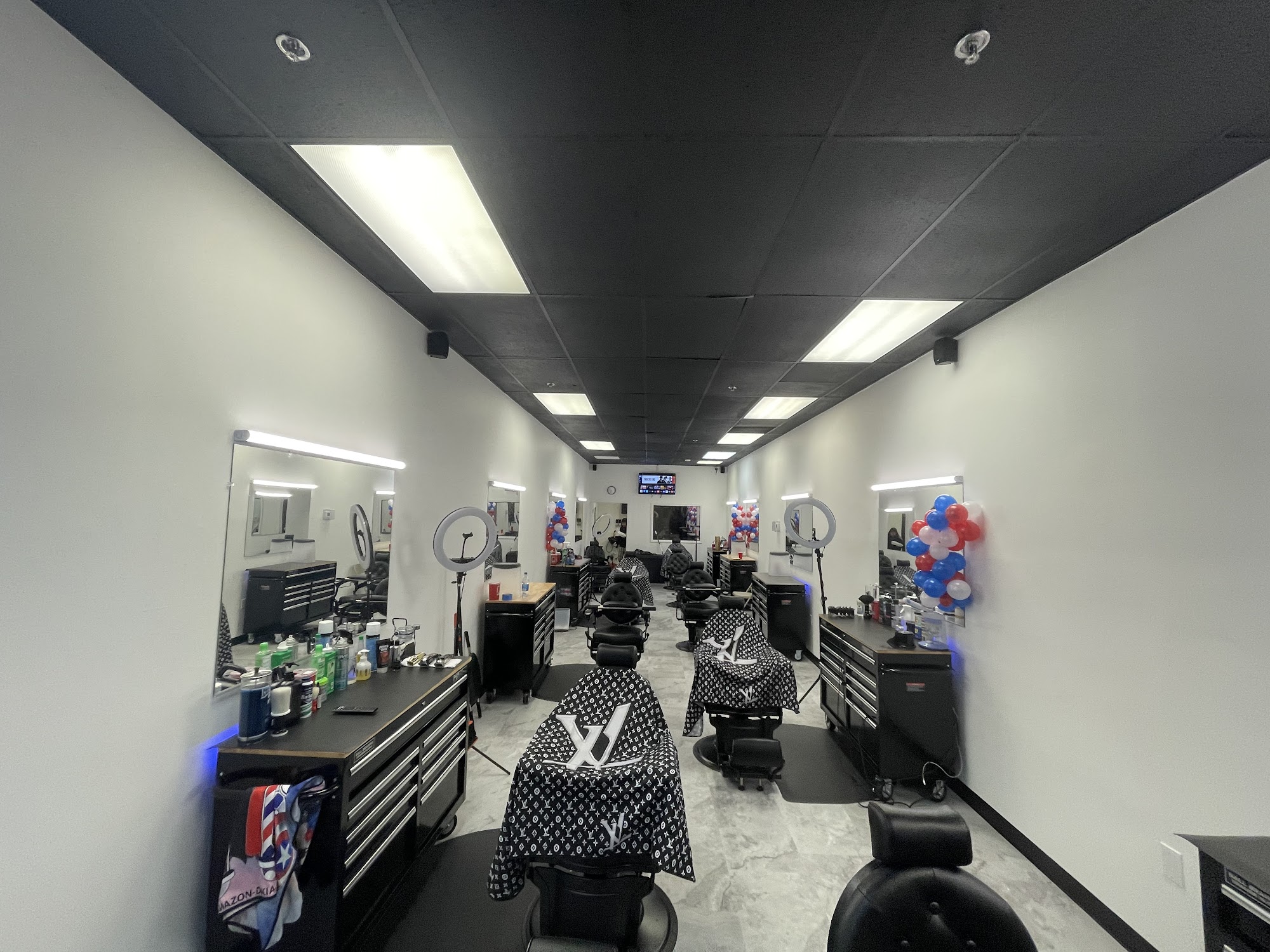 Lobos Barbershop 660 Kenhorst Plaza, Reading Pennsylvania 19607