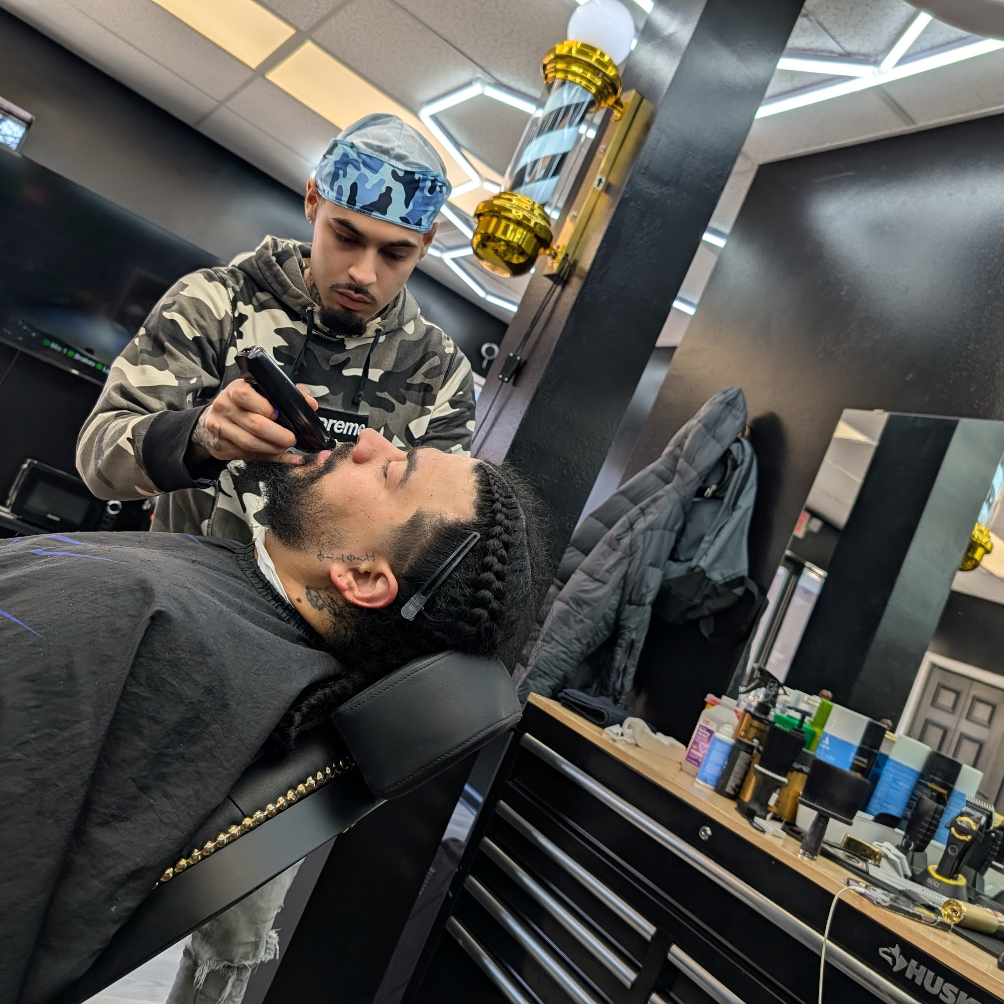 Leyenda Barbershop 1635 Centre Ave Suite 2, Reading Pennsylvania 19601