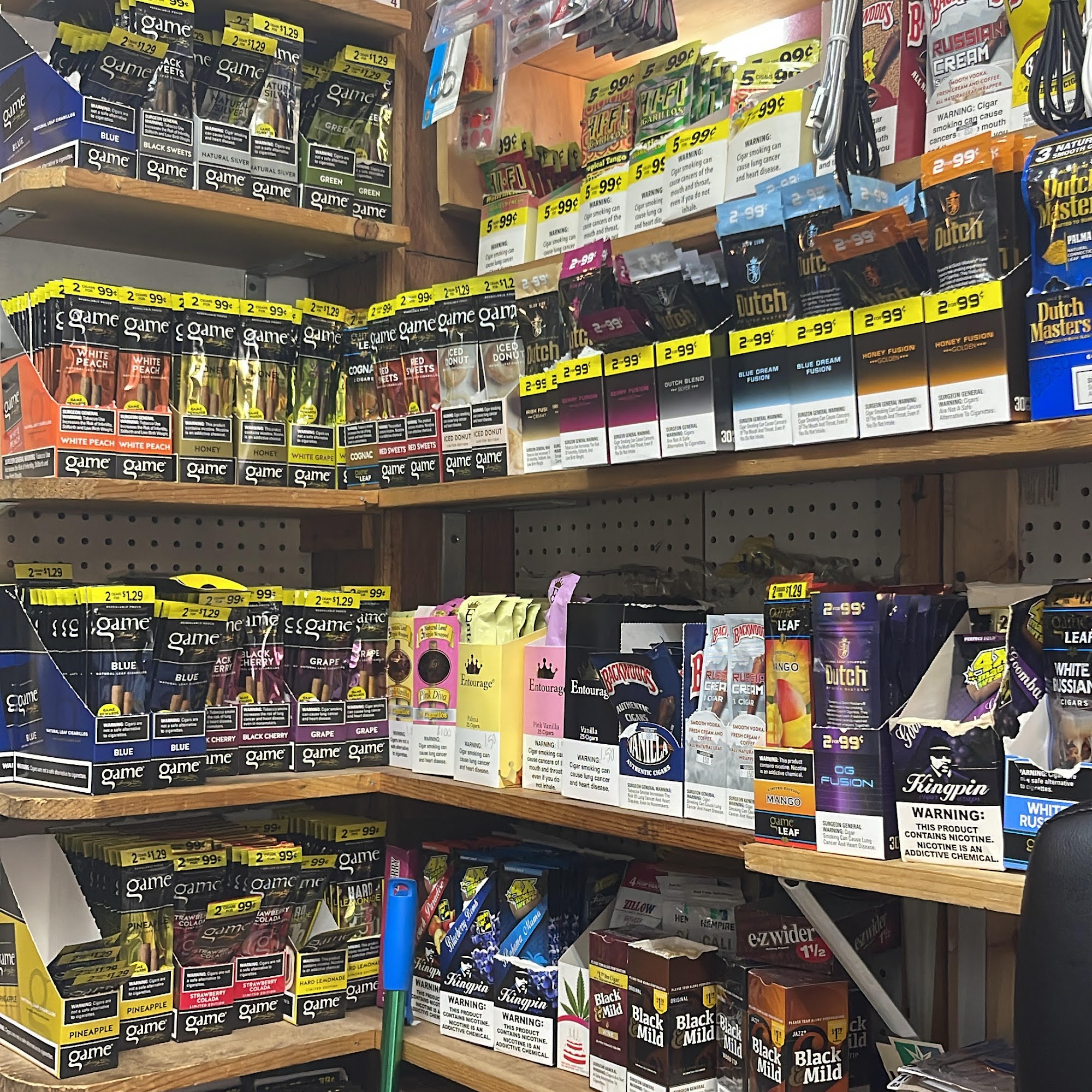 Los Goldos Minimarket Reading