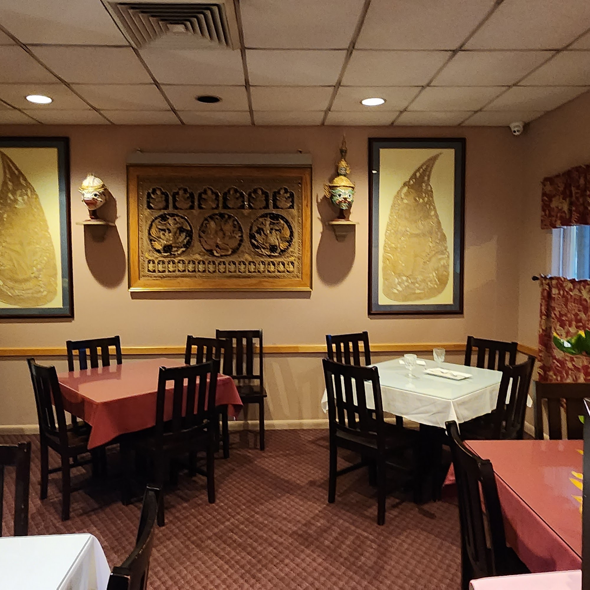 Saen Thai Cuisine Shawnee on Delaware