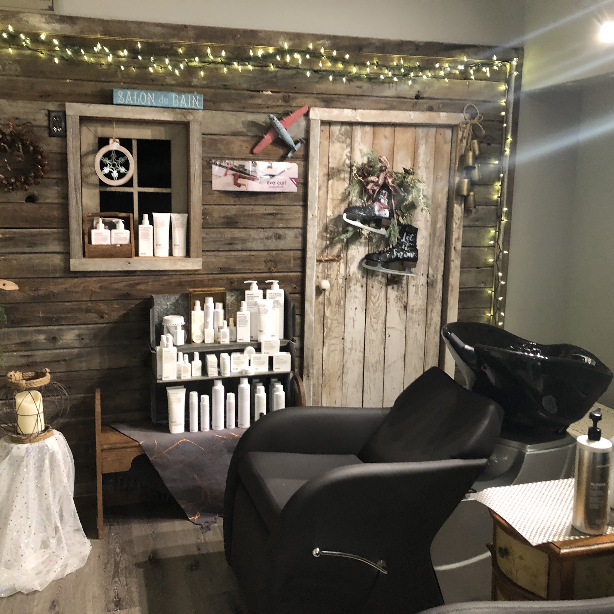 Couture. A Misti Lockhart Salon 107 Walnut St, Tionesta Pennsylvania 16353