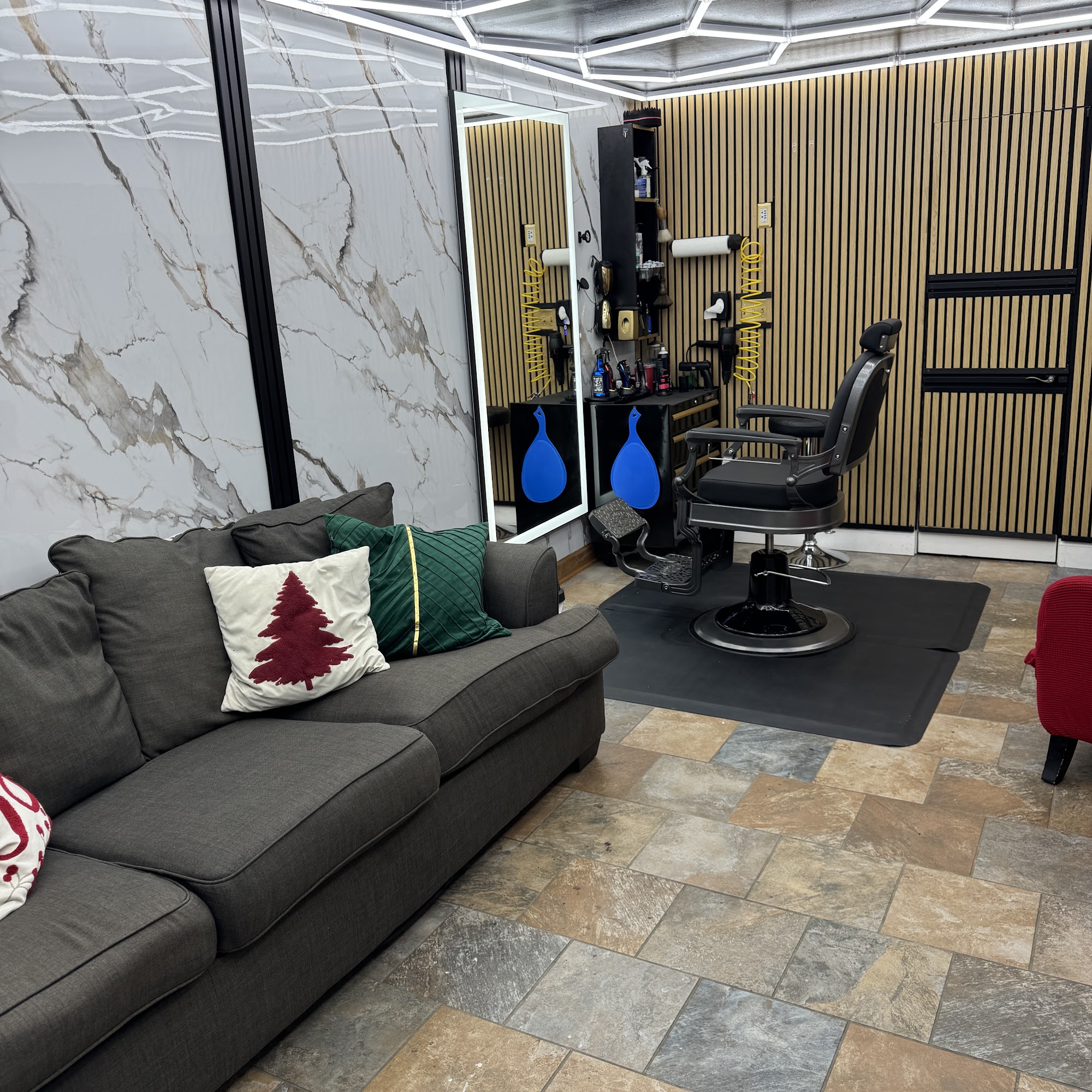 VIP BARBERSHOP BY GEORDY 1402 Presidential Dr, Whitehall Township Pennsylvania 18052