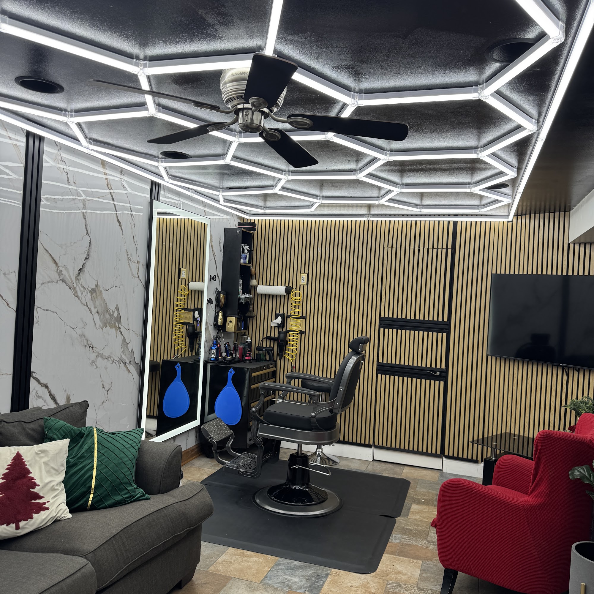 VIP BARBERSHOP BY GEORDY 1402 Presidential Dr, Whitehall Pennsylvania 18052