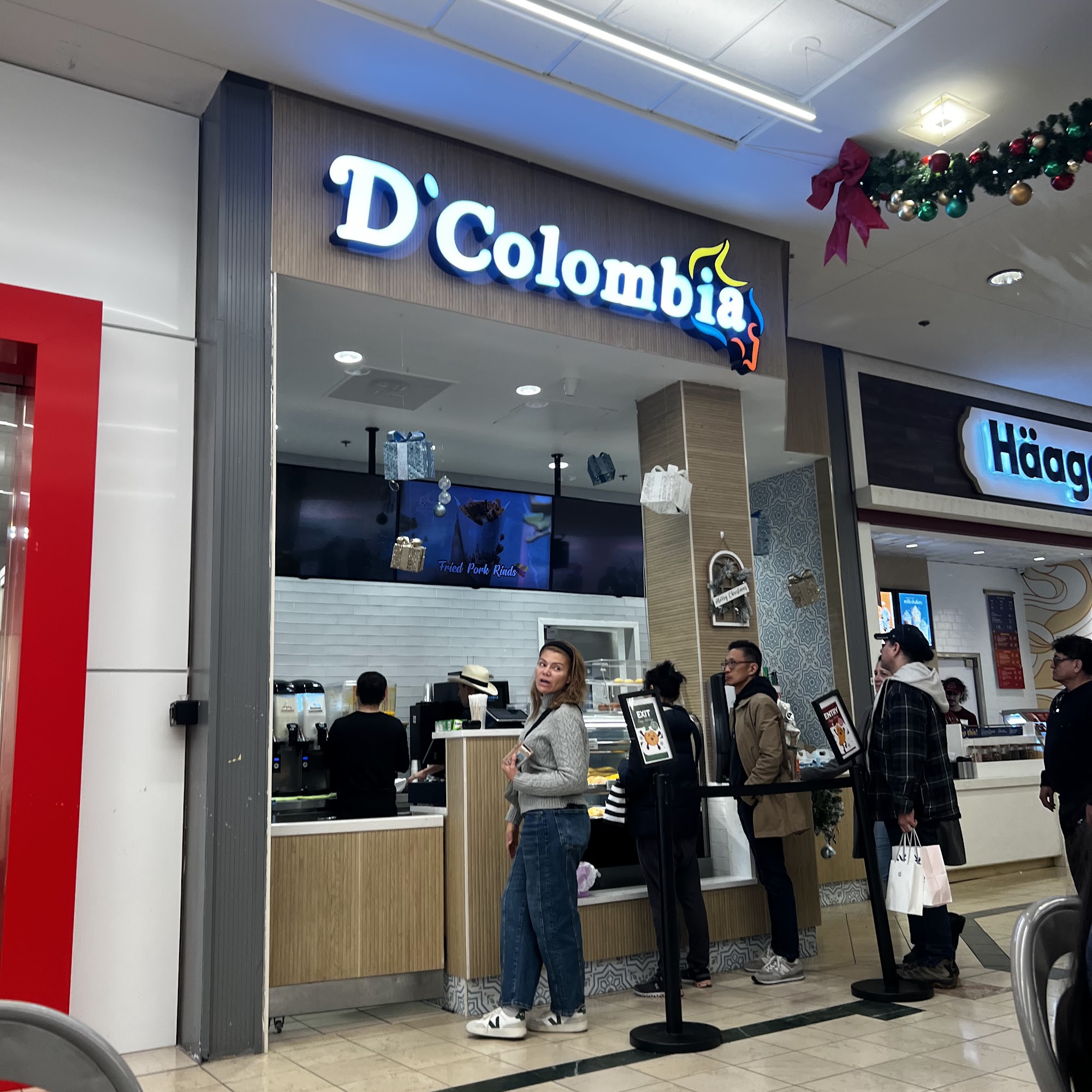 D'Colombia Restaurant and Bakery 250 Lehigh Valley Mall, Whitehall