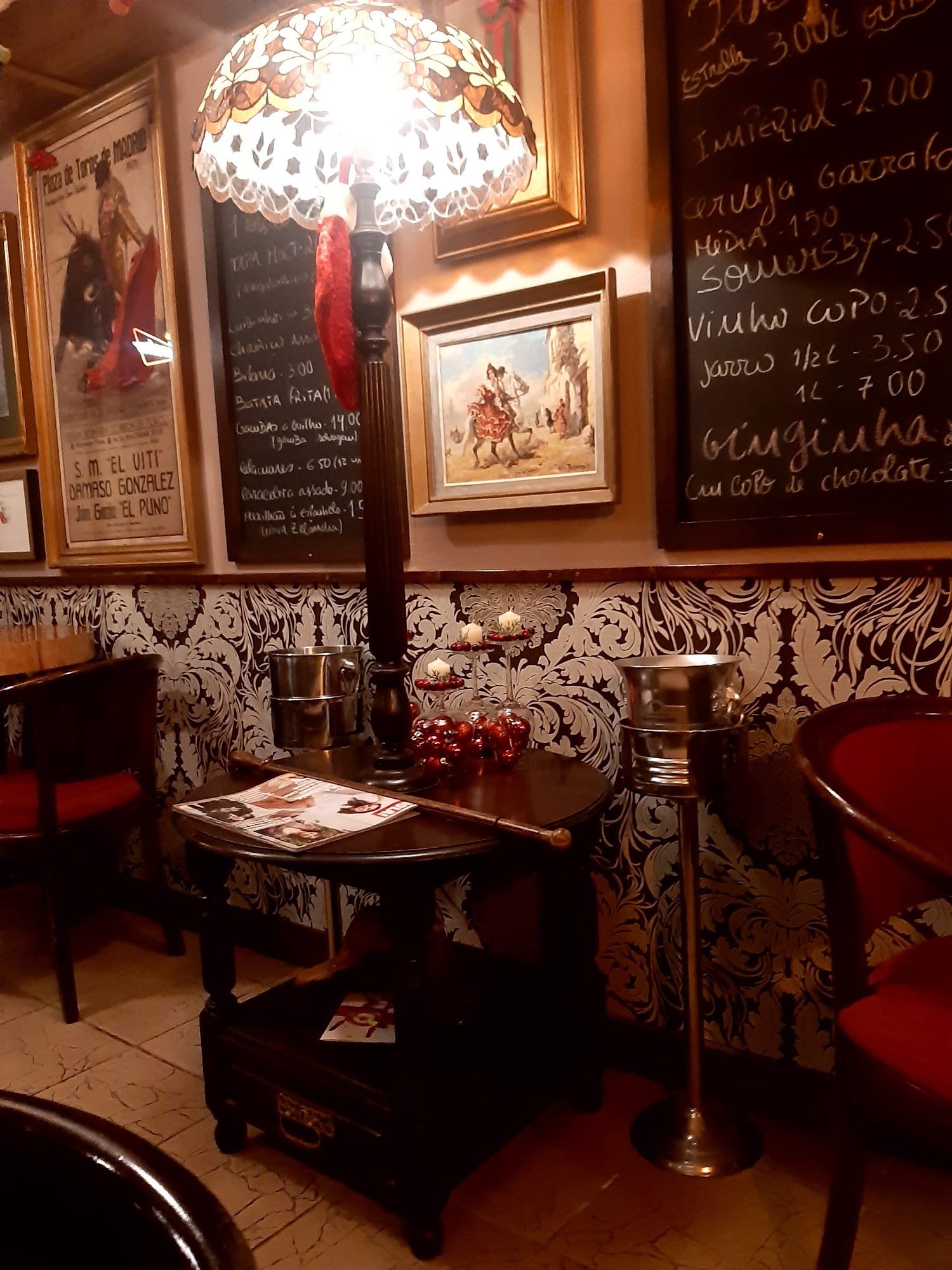 Moet Lounge Tapas y Copas Menu