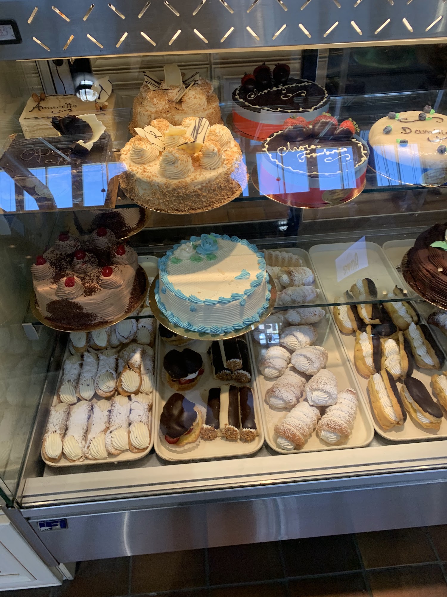 Patisserie et boulangerie du Marche de l'ouest Menu
