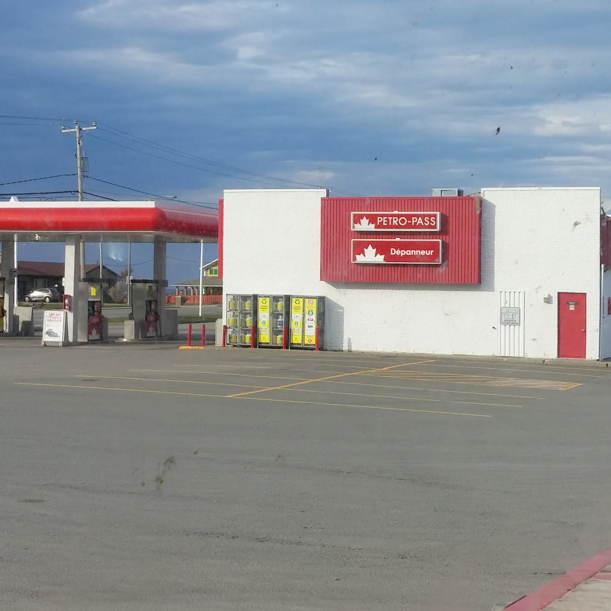 Petro-Canada Gas Station & Petro-Pass Truck Stop Matane