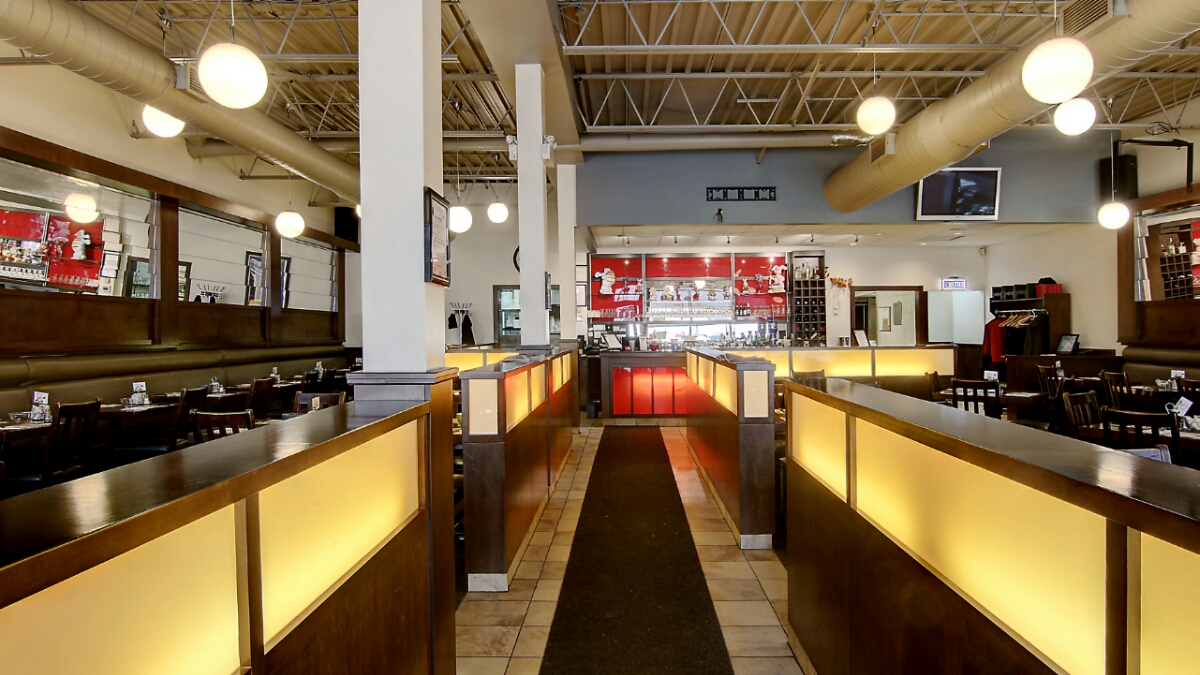 Resto Hollywood Déli 6045 Boulevard Henri-Bourassa E, Montreal, QC H1G 2V2