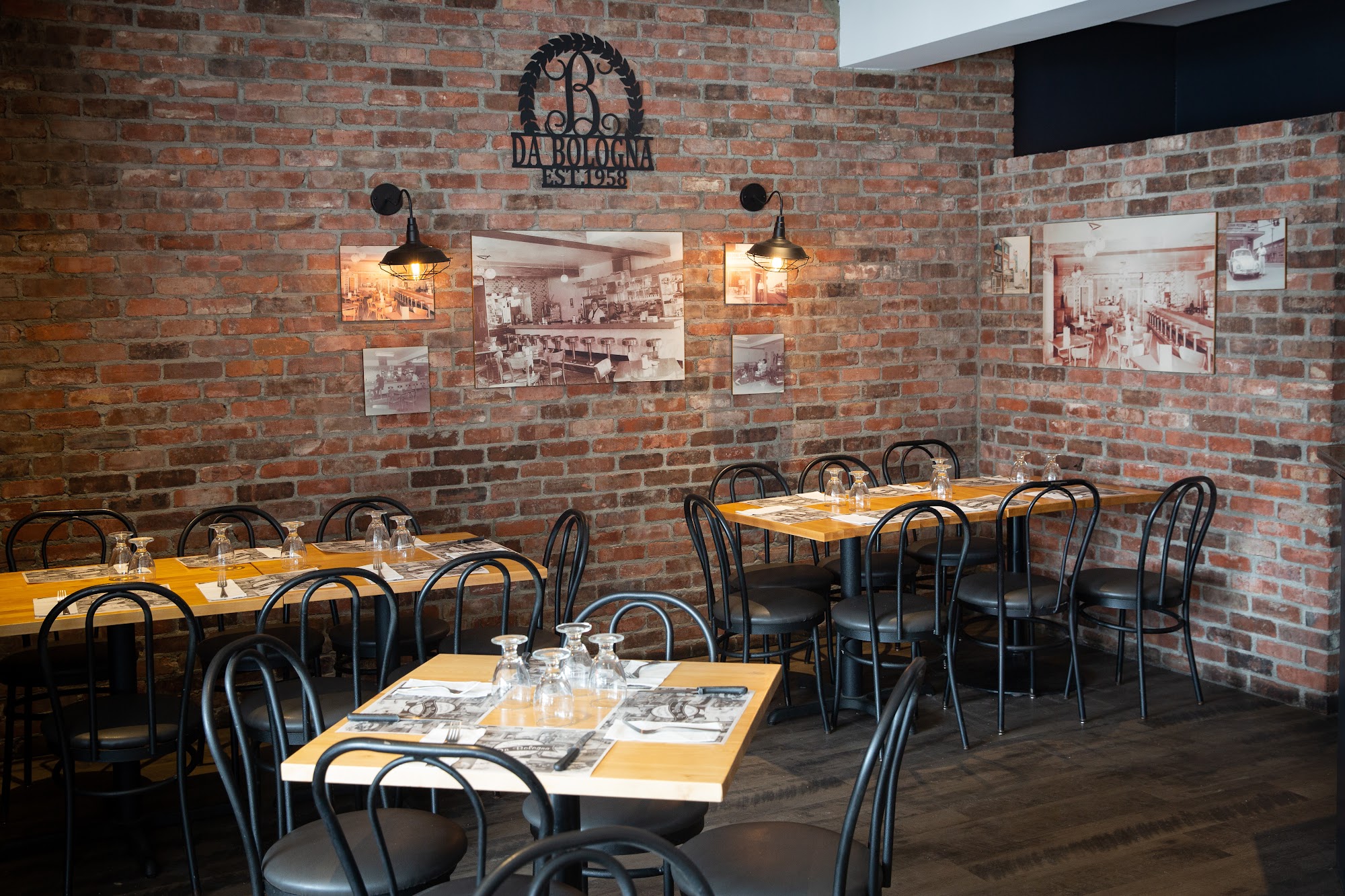 Da Bologna Pizzeria 5185 Rue de Charleroi, Montréal-Nord, QC H1G 3A2