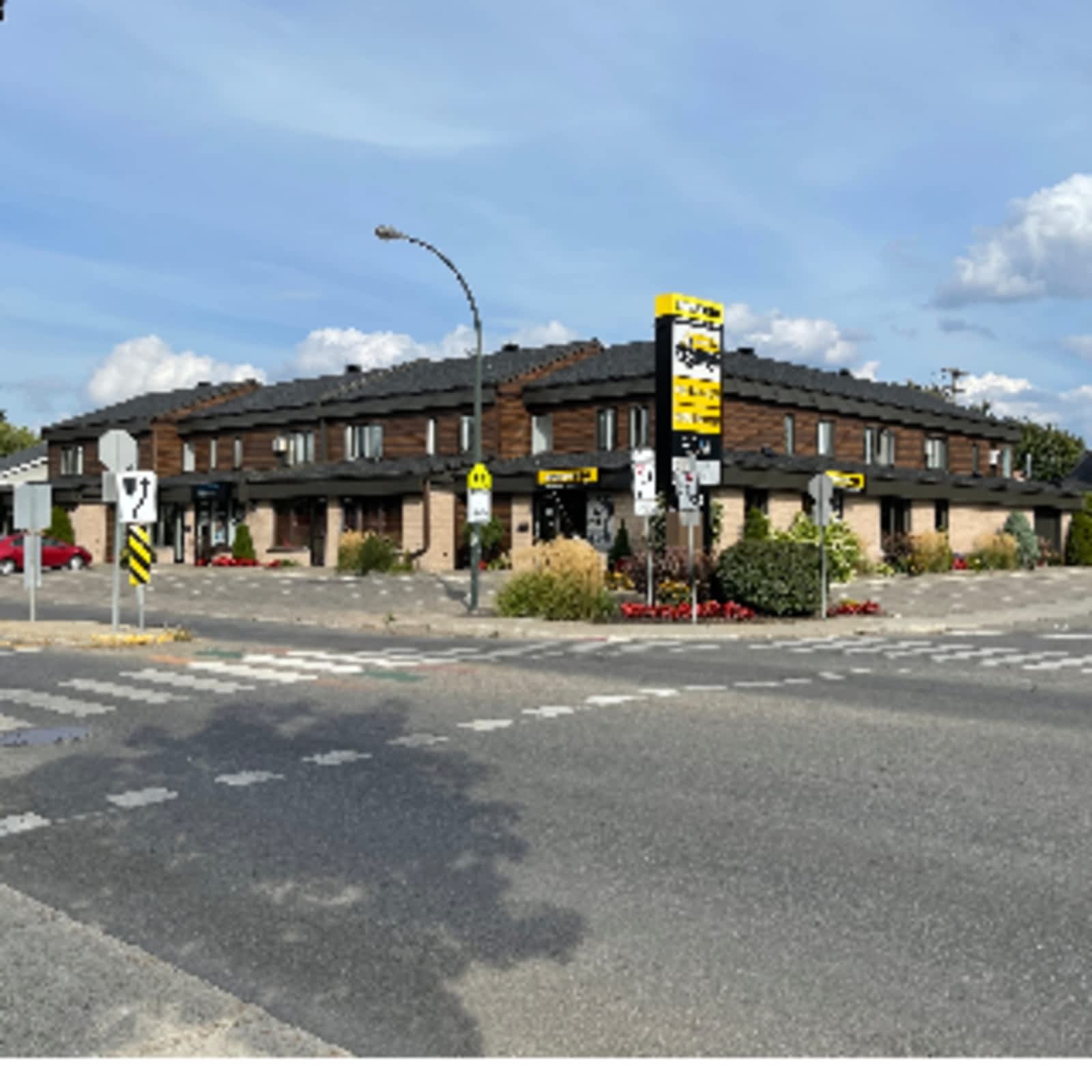 Photo credit: yellowpages.ca