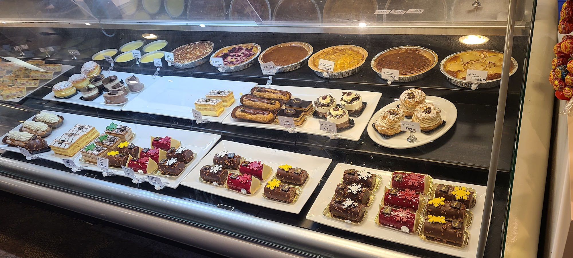 Les Moulins La Fayette 615 Victoria Ave, Saint-Lambert, QC J4P 3R4