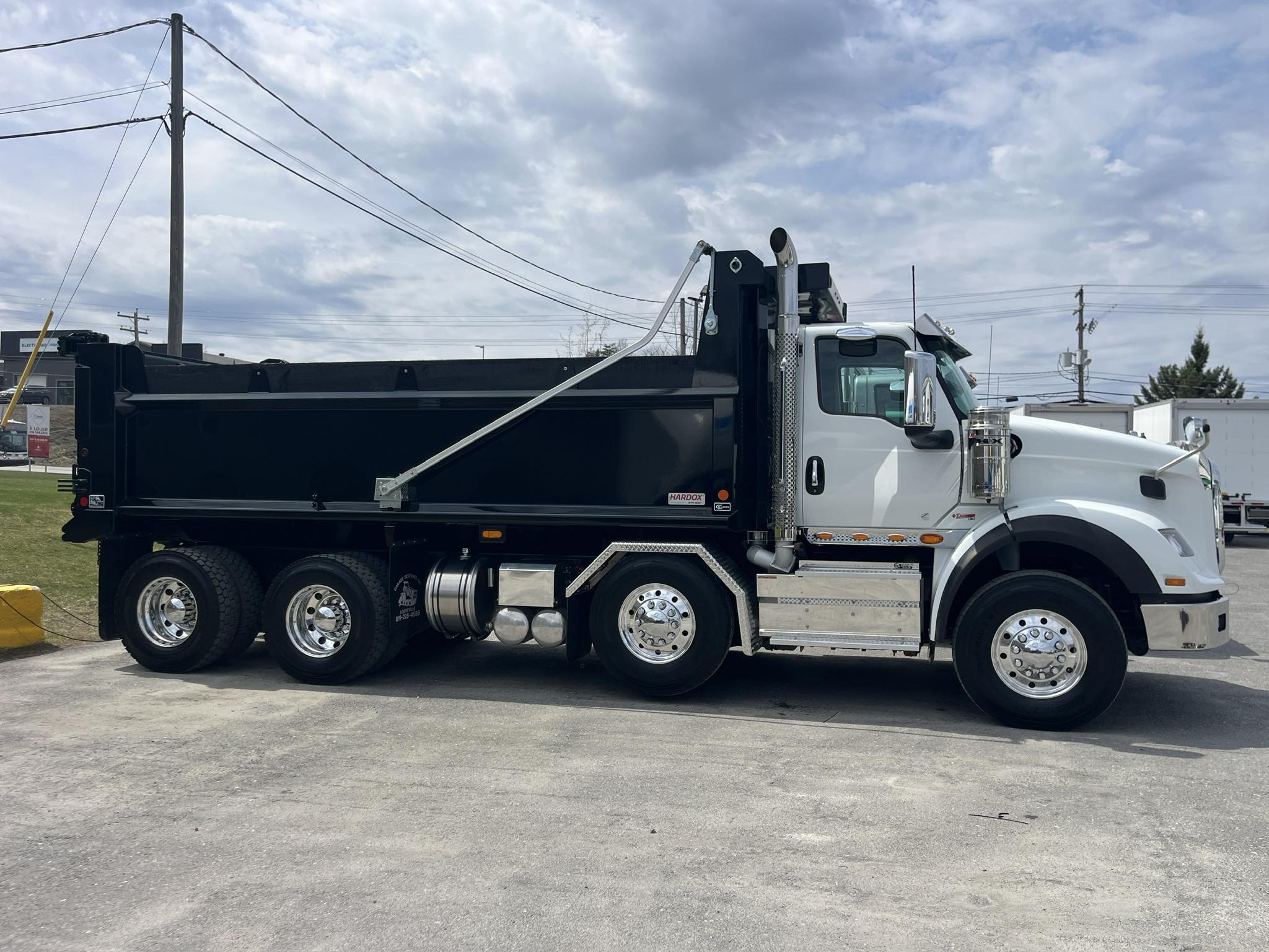 Transport Yves Dupras Inc 441 Rue du Moulin, Sainte-Marthe Quebec J0P 1W0