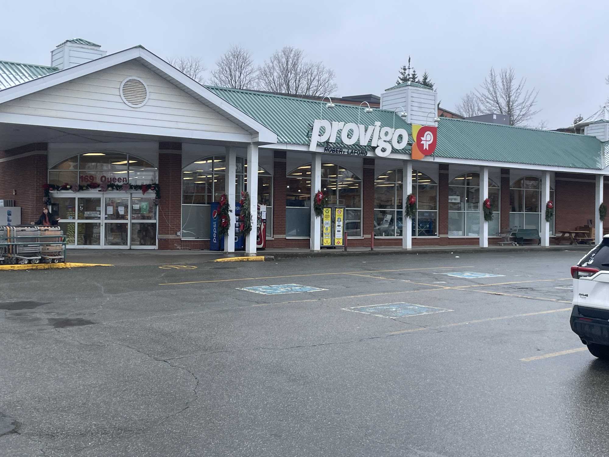 Maxi Lennoxville Queen Sherbrooke