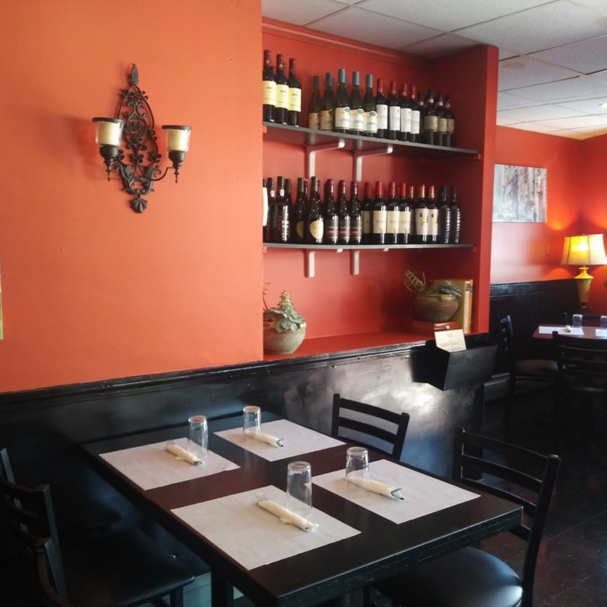 605 Broadway's Bar & Kitchen Pawtucket