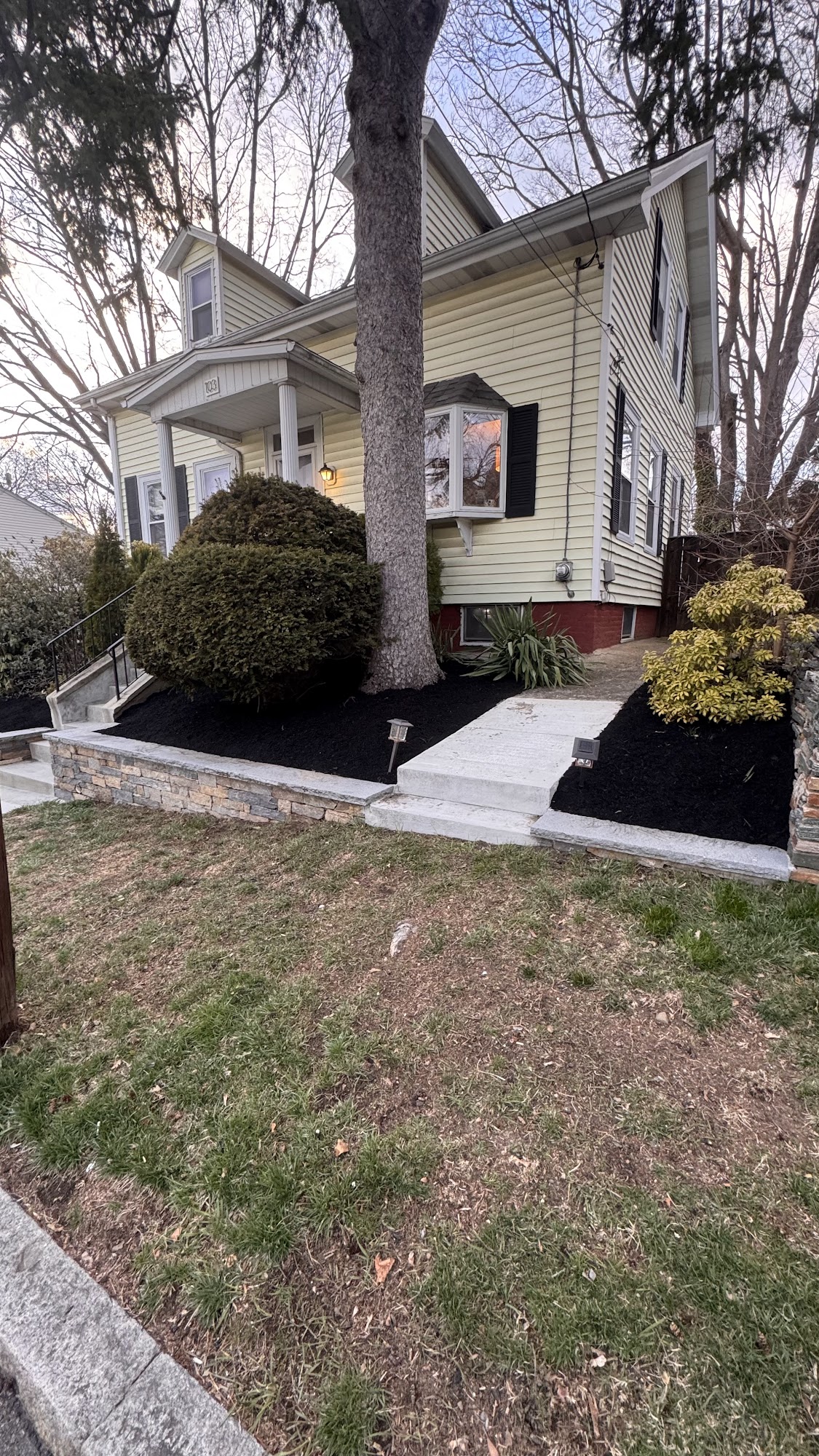 New England Lawn Maintenance