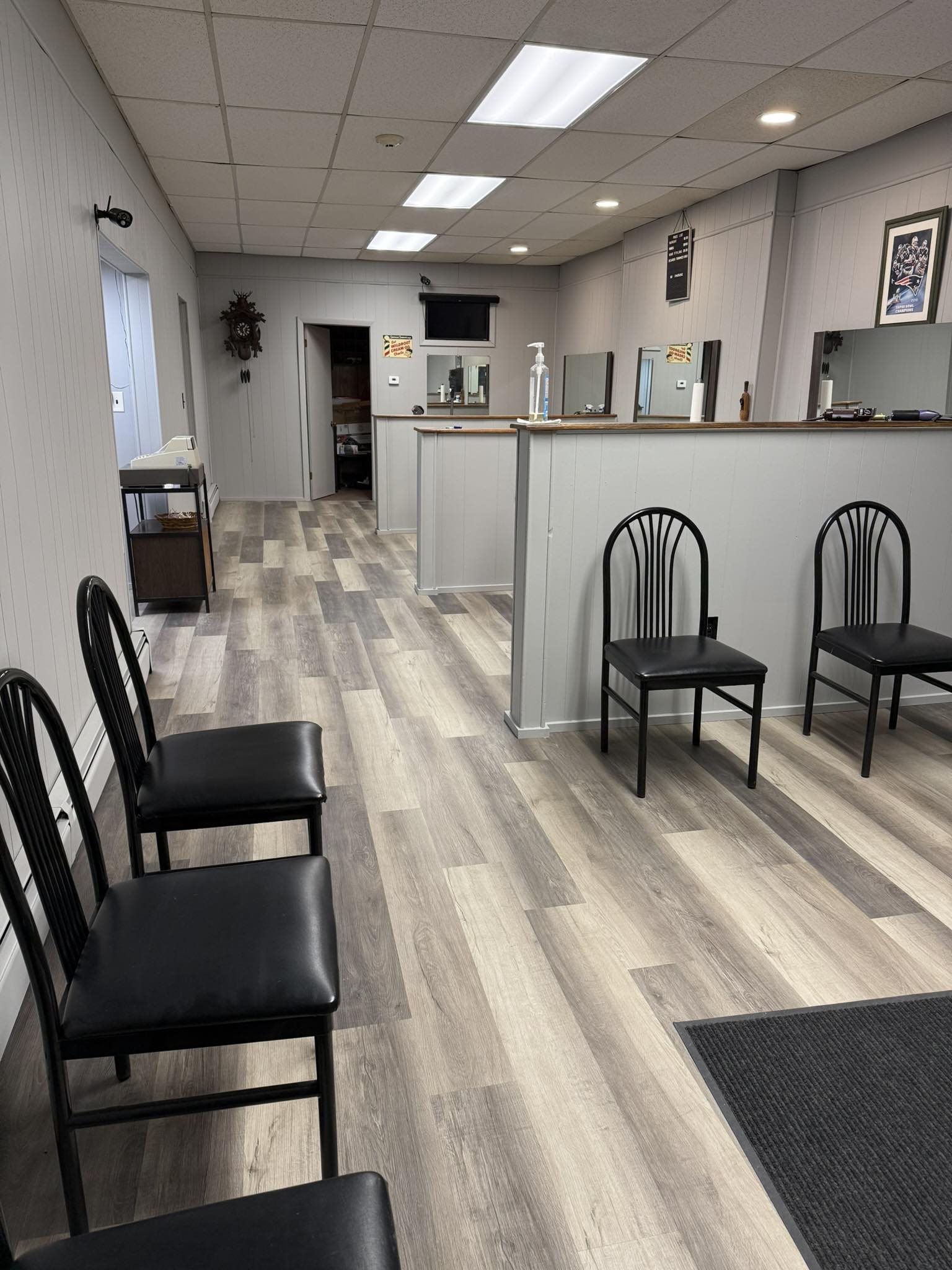 Lanni's Rumford Barber Salon