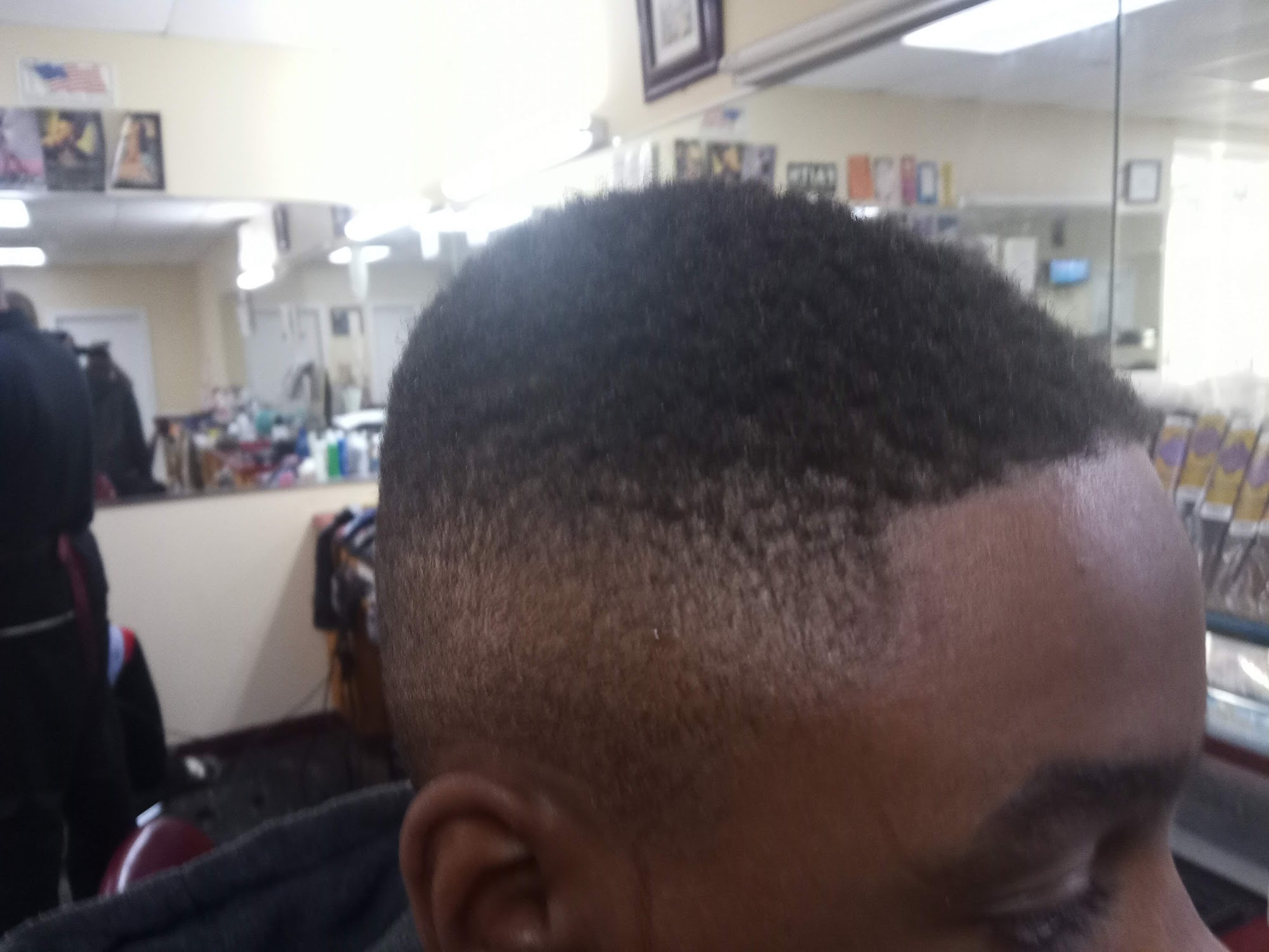 J R Barber & Salon 1402 W Market St, Anderson South Carolina 29624