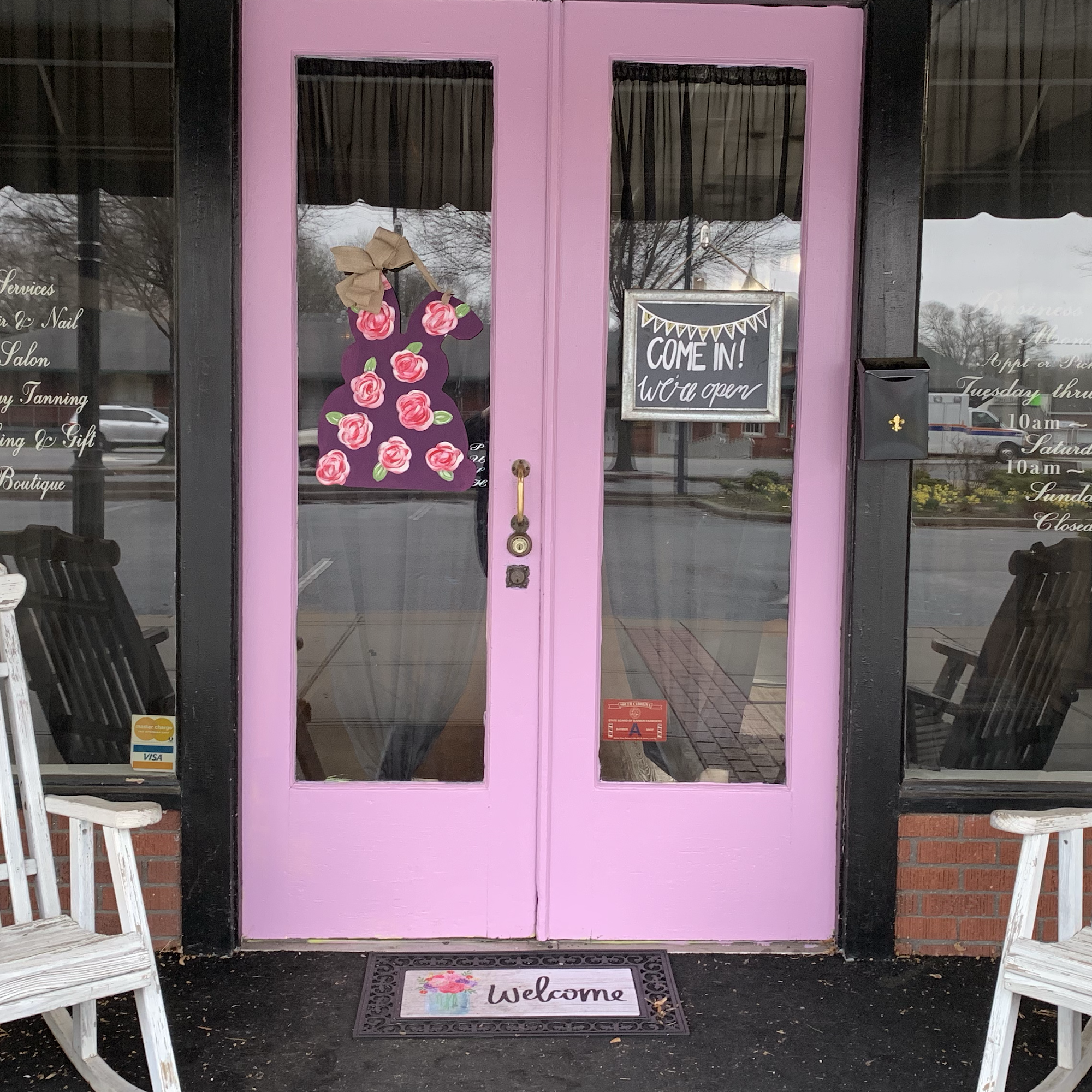 Palmetto Roots Salon & Boutique 220 City Square, Belton South Carolina 29627