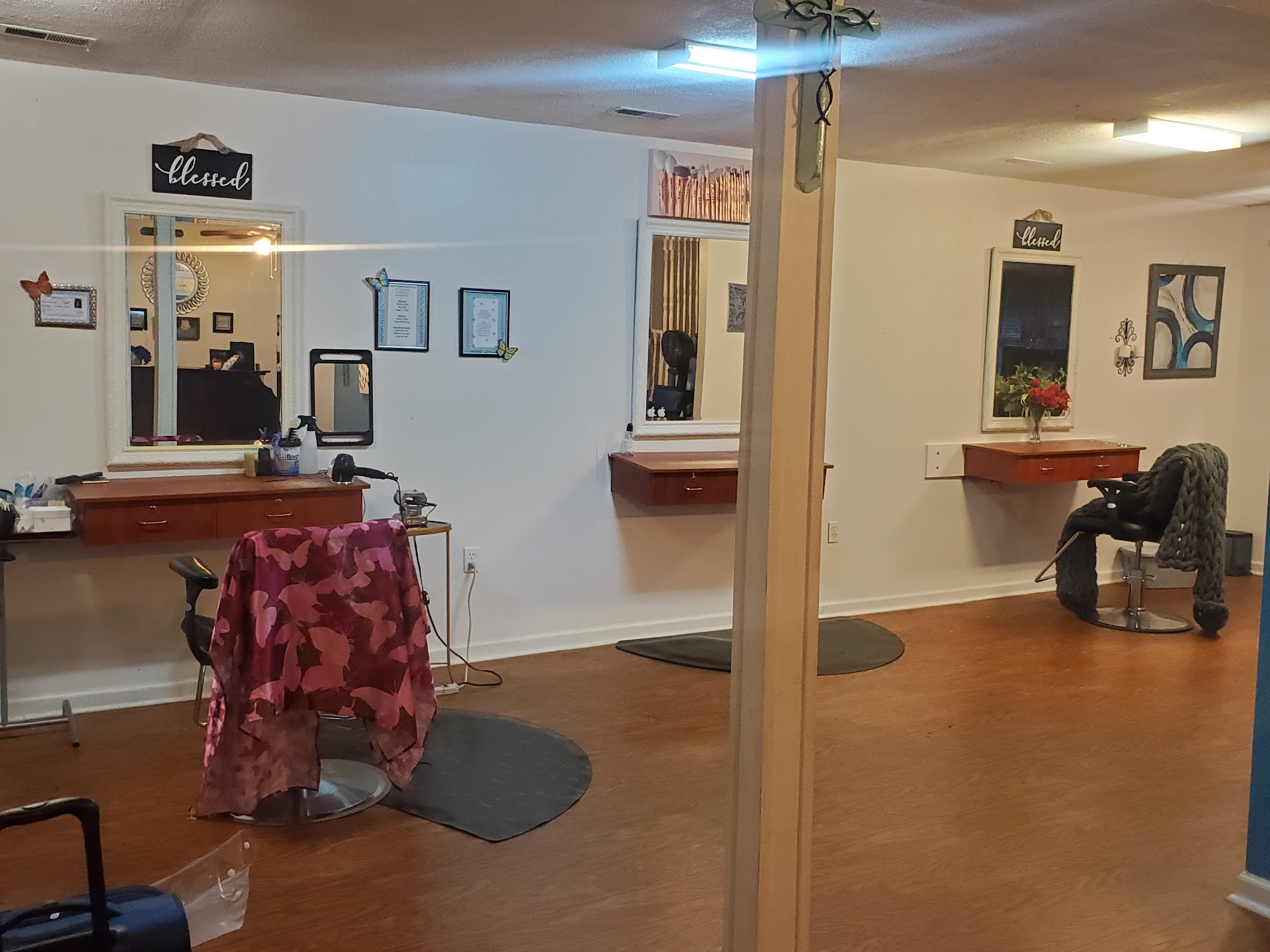 Creative Outlook Salon & Spa 511 W Main St, Central South Carolina 29630