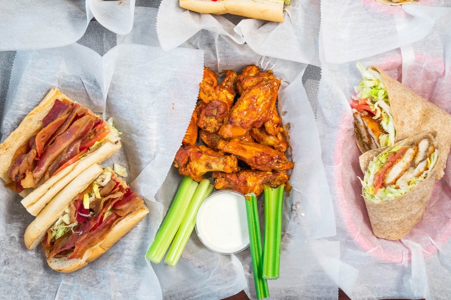 Lee's Hoagie House Clover